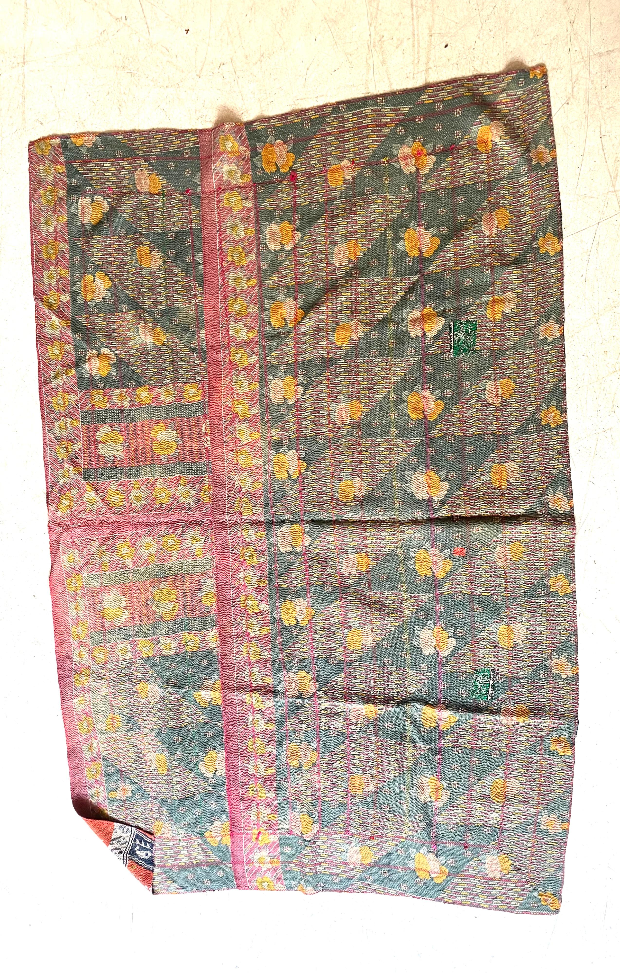 Anglo-Indian Indian vintage quilt For Sale