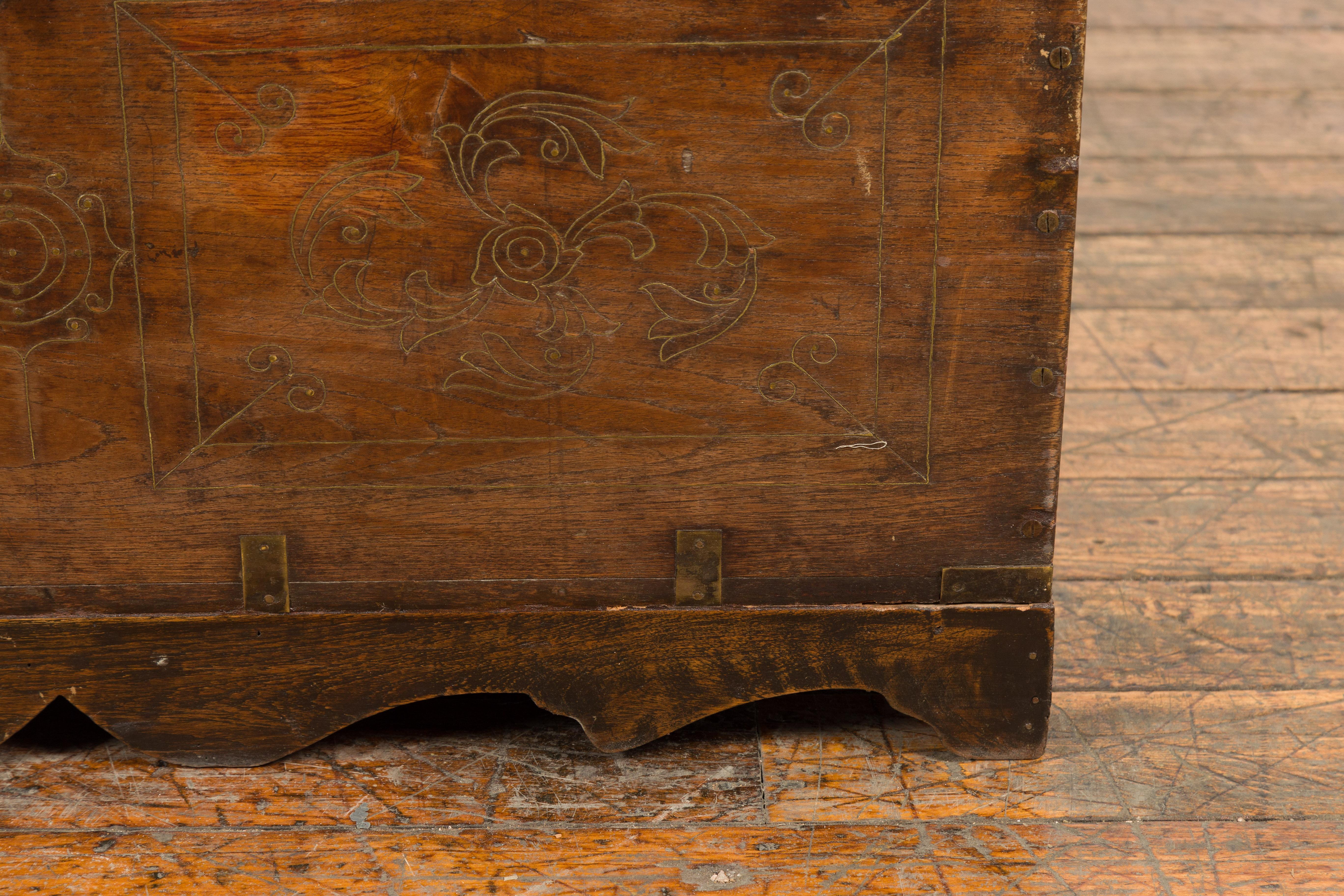 Indian Vintage Wedding Chest with Brass Foliage Décor and Multiple Compartments In Good Condition For Sale In Yonkers, NY