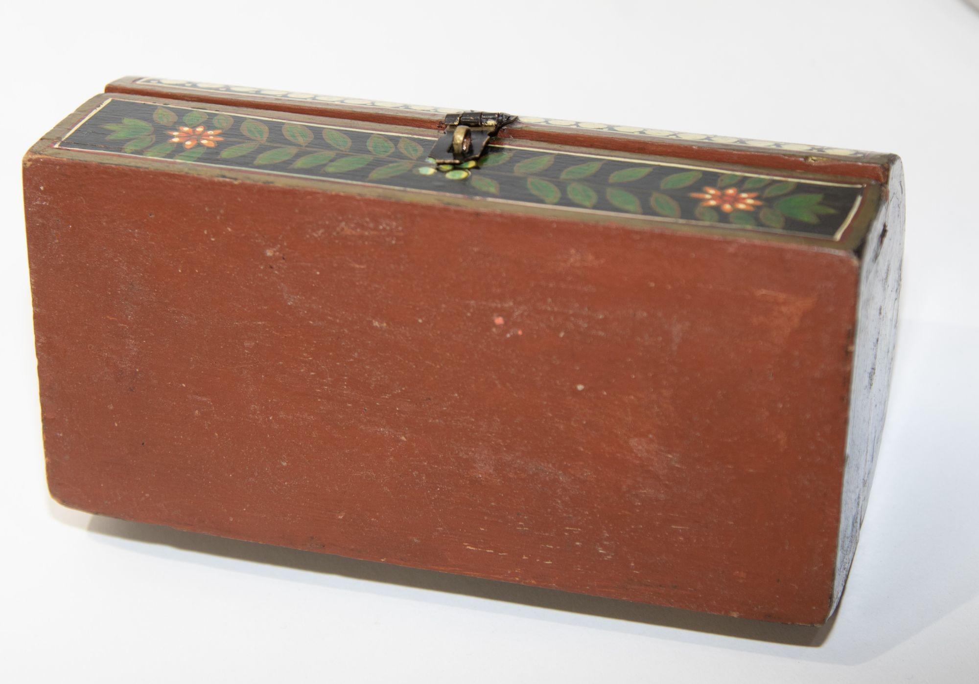 Indian Wood Pen Box with Hand Painted Figural Scenes For Sale 3
