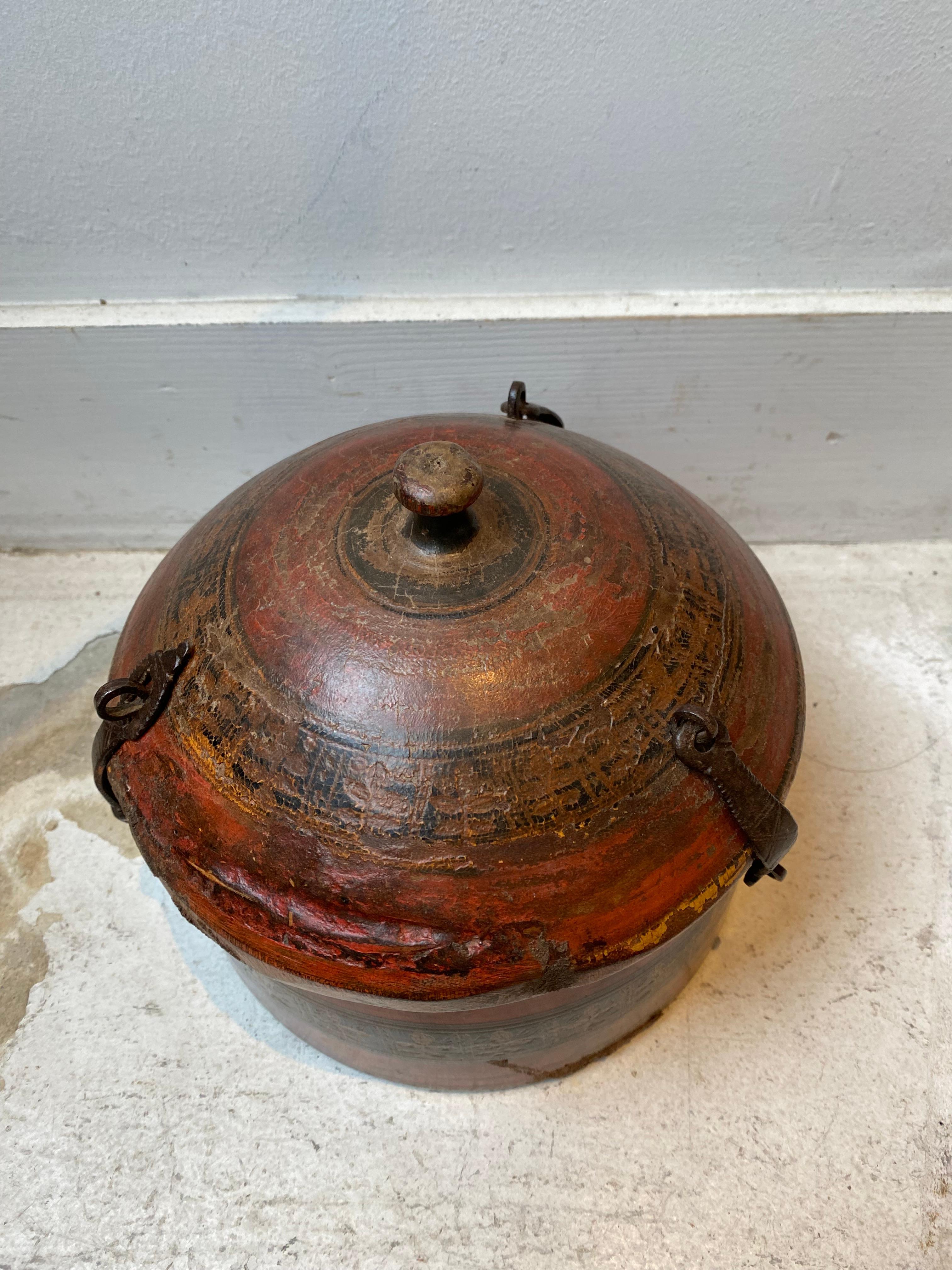 Teak Indian wooden box from late 19th century For Sale