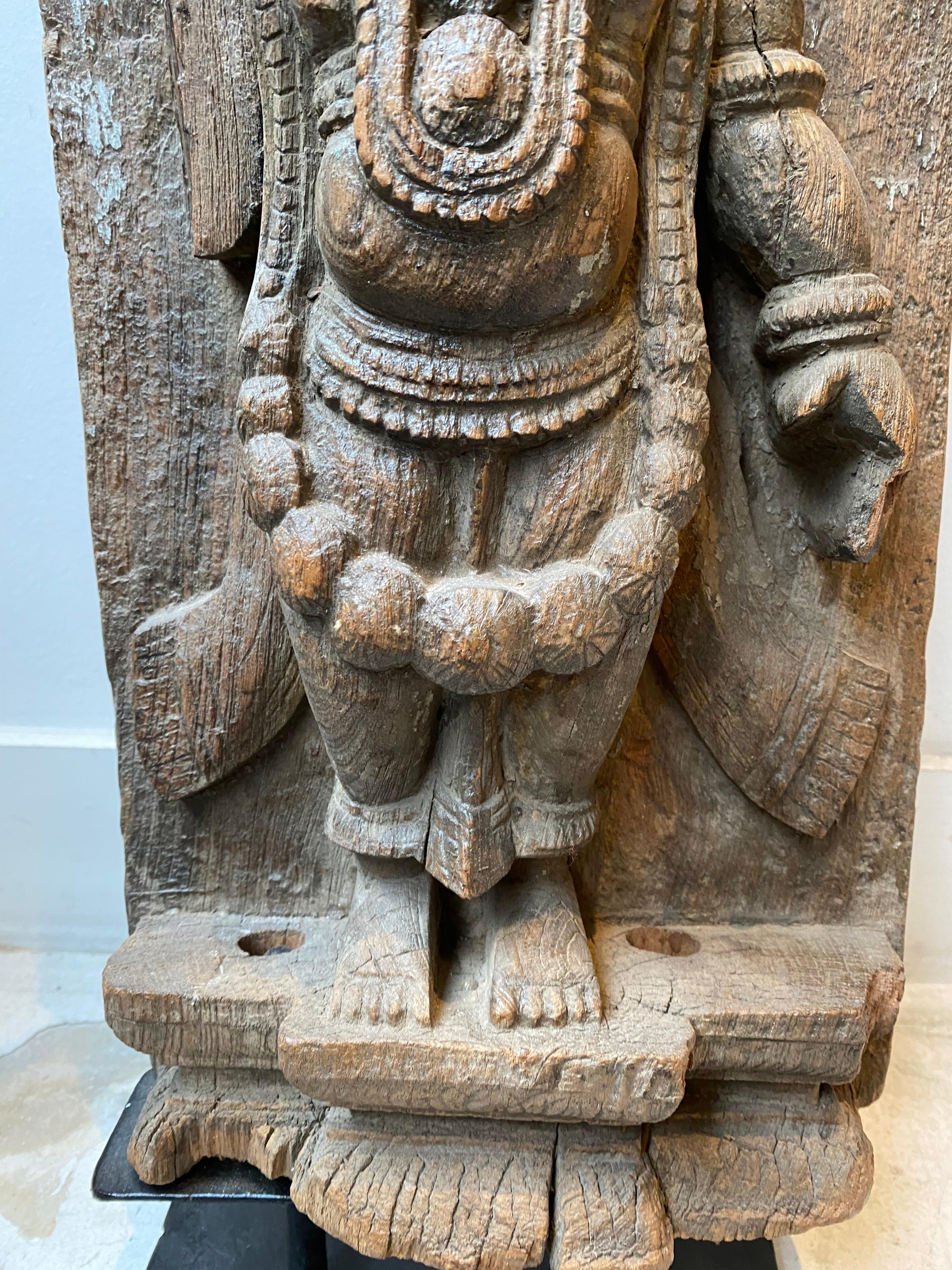Anglo-indien Sculpture indienne en bois Fin du 19e siècle en vente