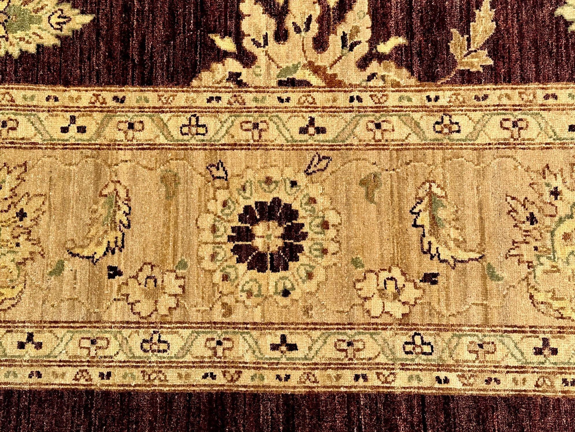 Tappeto indiano in lana, bordeaux e beige, 21° secolo in vendita 6