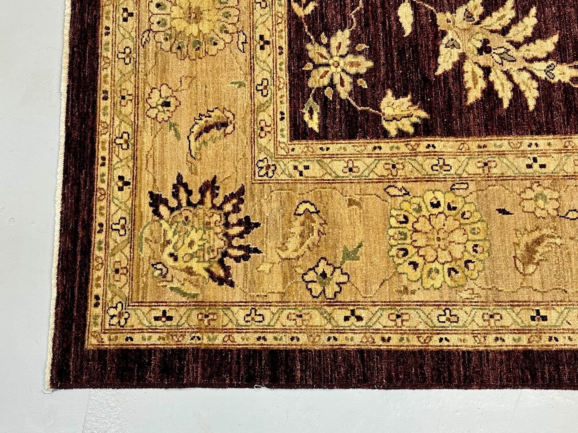 Tappeto indiano in lana, bordeaux e beige, 21° secolo in vendita 8
