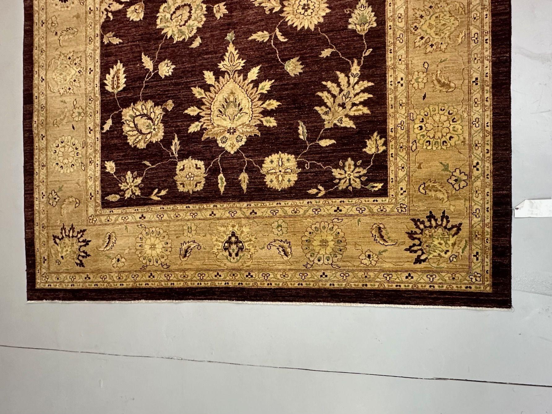 Lana Tappeto indiano in lana, bordeaux e beige, 21° secolo in vendita
