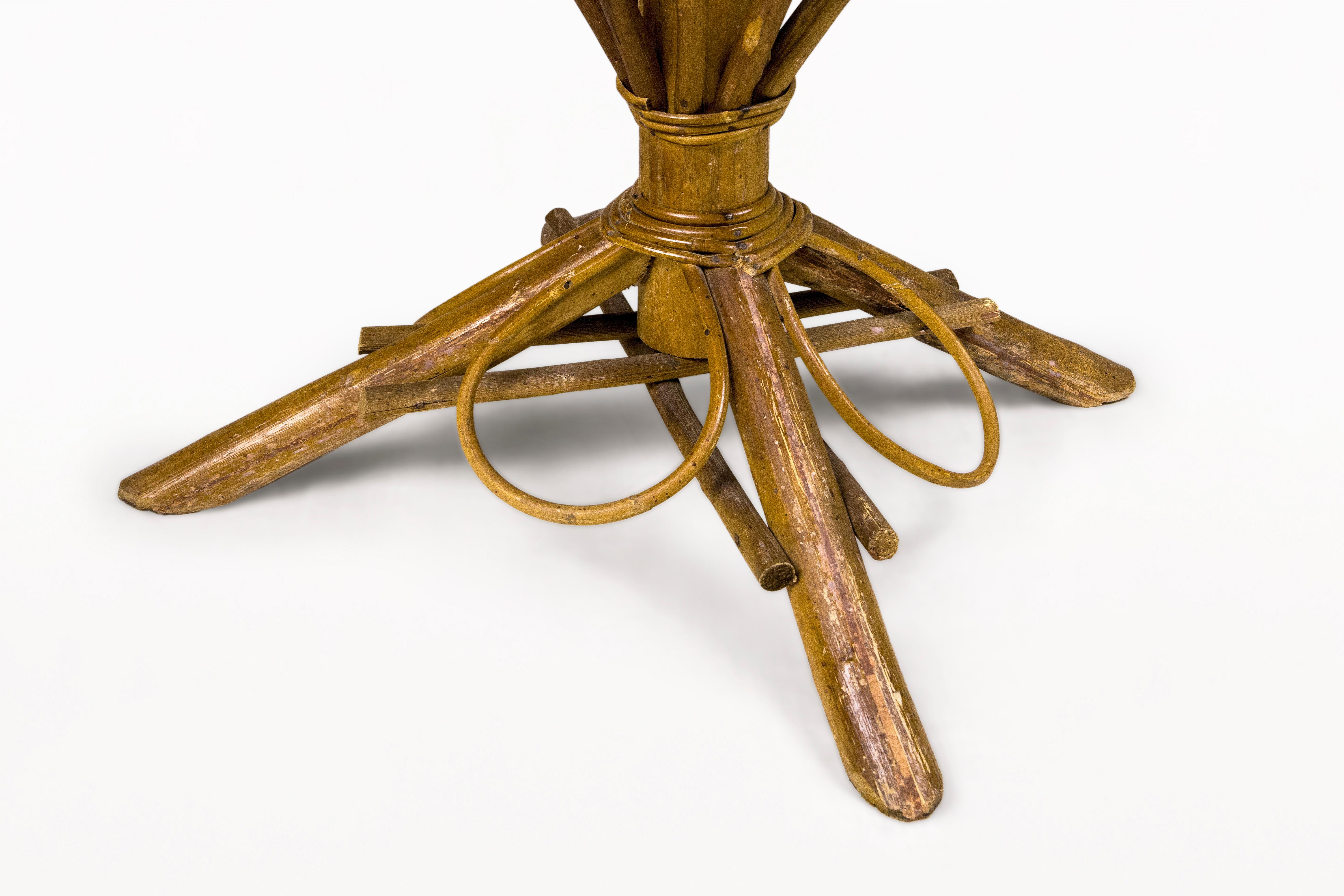 Indiana Hickory-Tisch, um 1920, USA im Zustand „Gut“ im Angebot in Girona, Spain