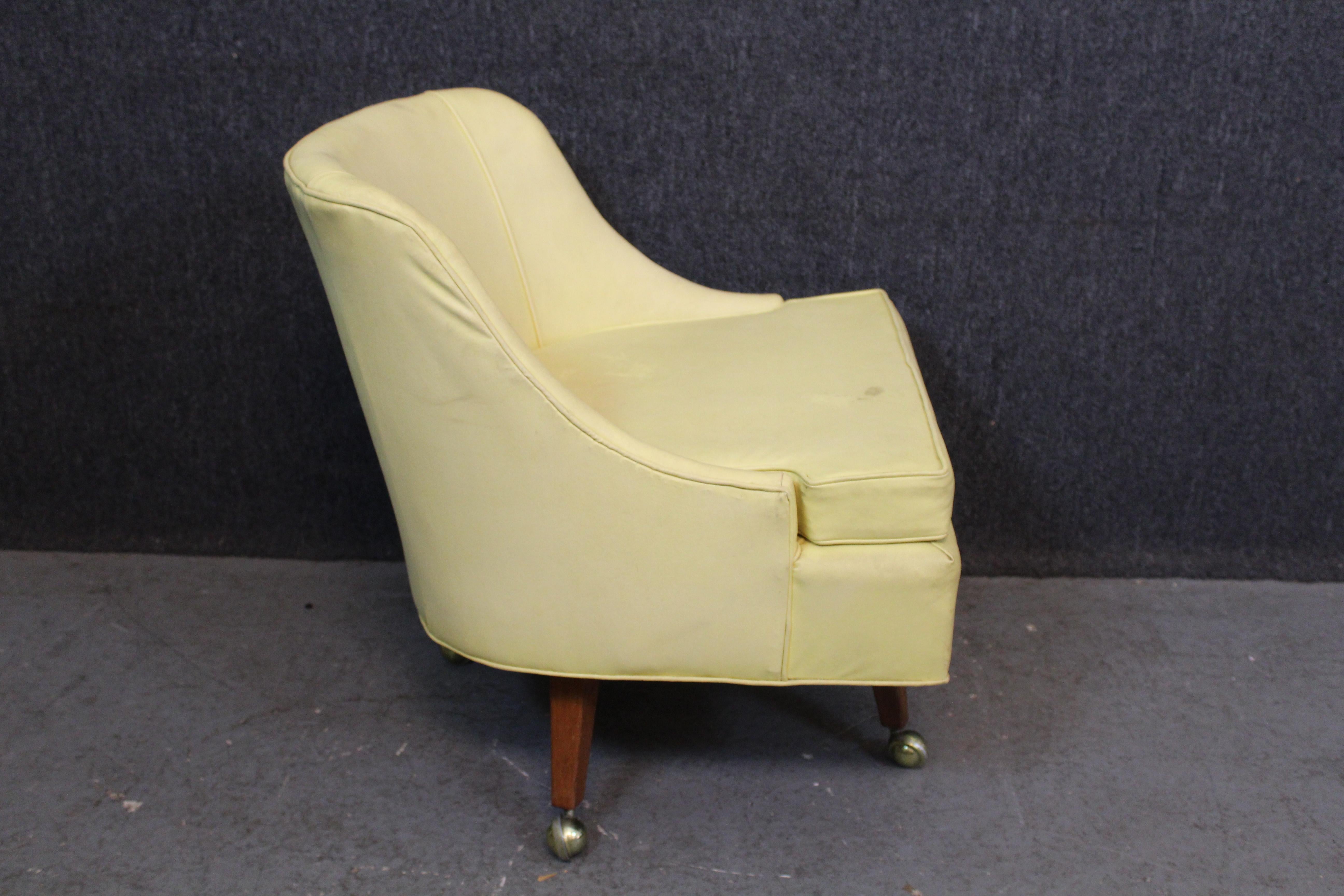 Mid-Century Modern Chaise d'entreprise Indianapolis à roulettes moutarde en vente