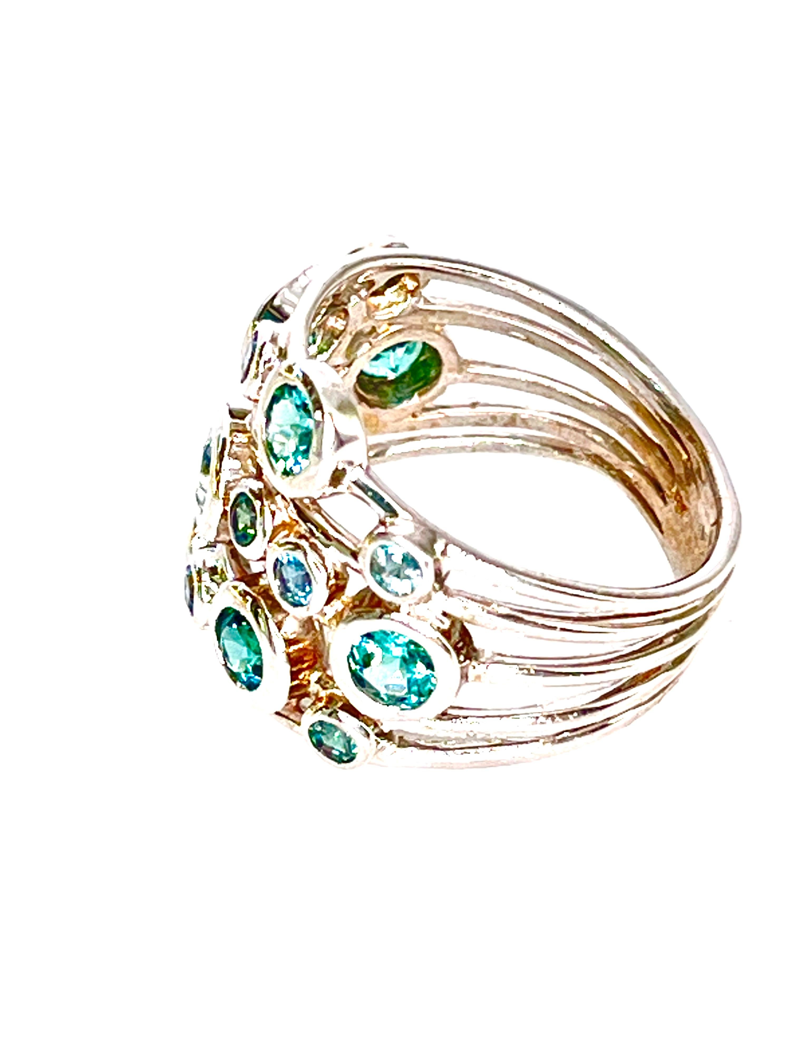 Cocktail-Ring aus Weißgold mitcolit und Alexandrit (Zeitgenössisch) im Angebot