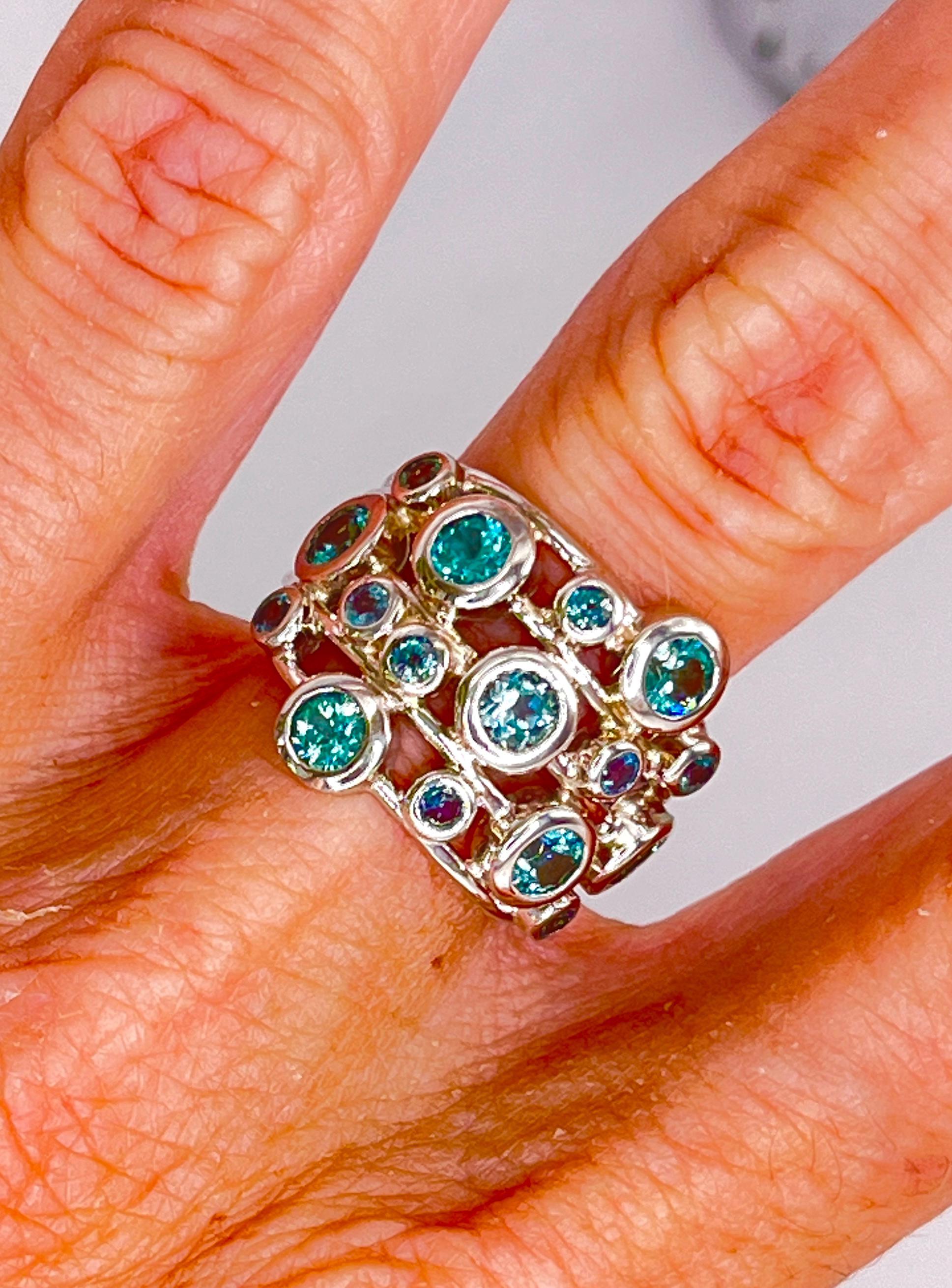 Cocktail-Ring aus Weißgold mitcolit und Alexandrit im Angebot 2