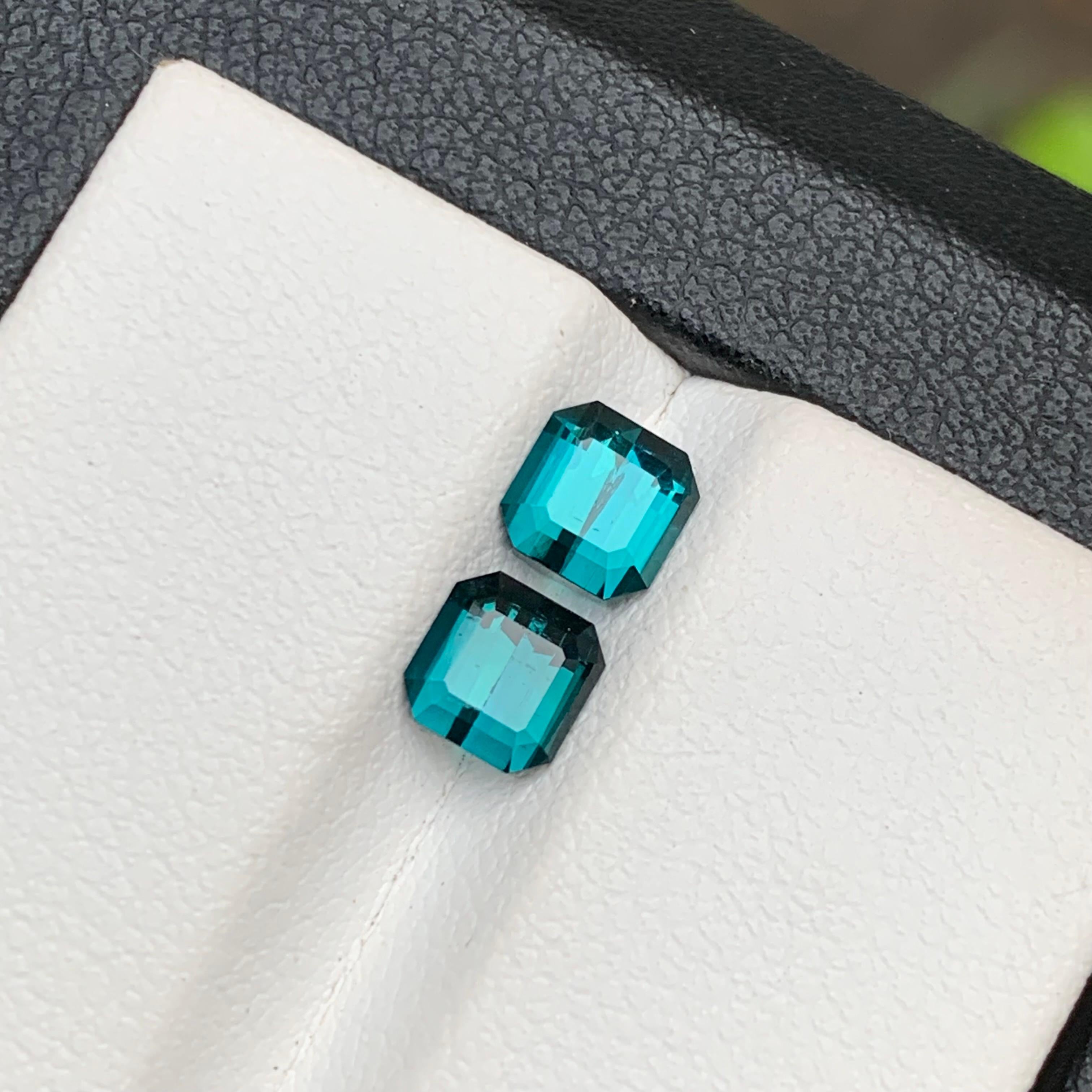 Paire de boucles d'oreilles en tourmaline naturelle bleu indicolite taille émeraude 1,45 carat en vente 4