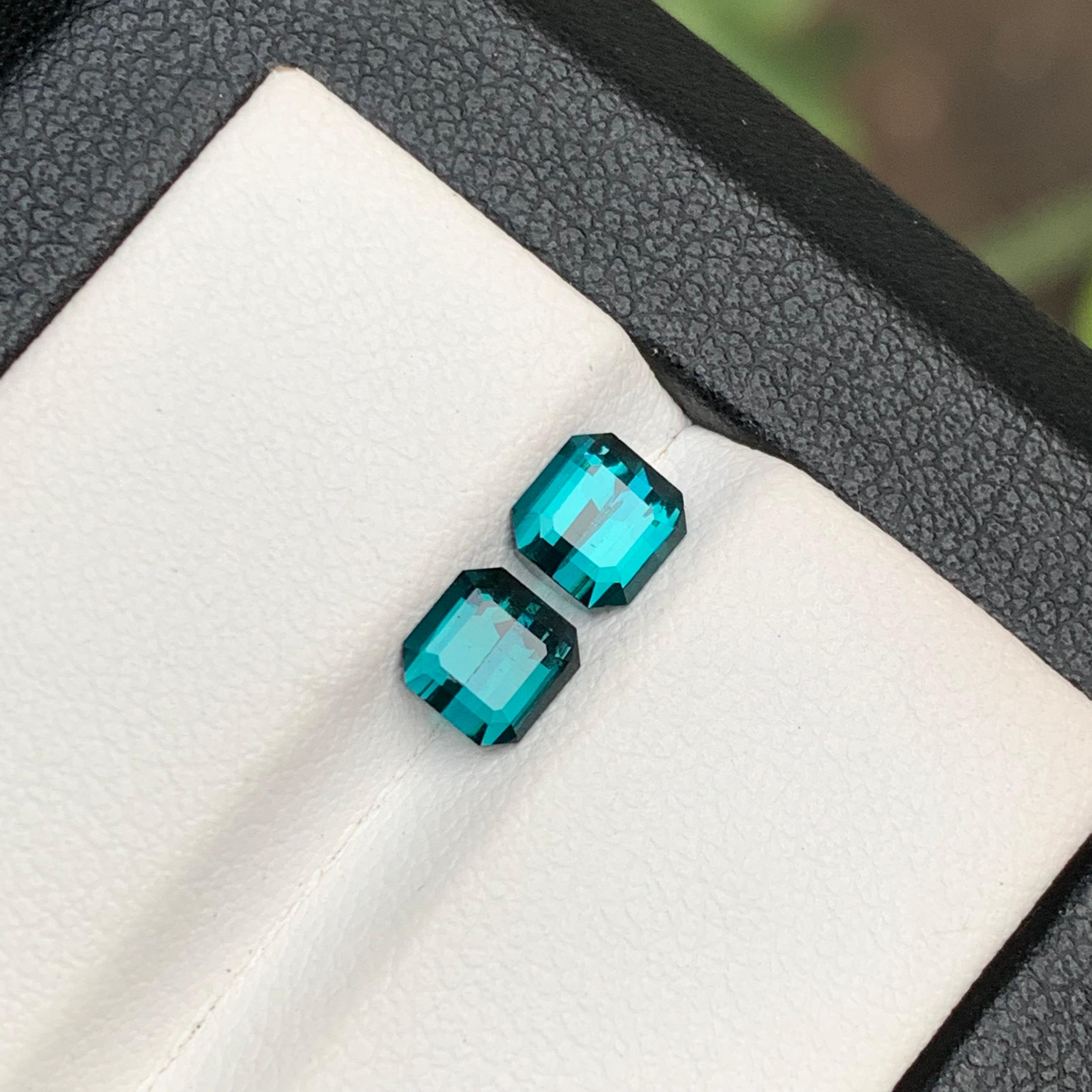 Paire de boucles d'oreilles en tourmaline naturelle bleu indicolite taille émeraude 1,45 carat Neuf - En vente à Peshawar, PK