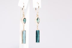 Orecchini lunghi con tormalina Indicolite Lagoon in oro 14K