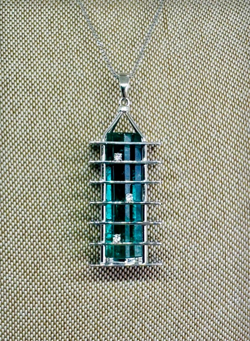 da uomo o donna 29,50 Collana con ciondolo in platino con tormalina indicolite in vendita
