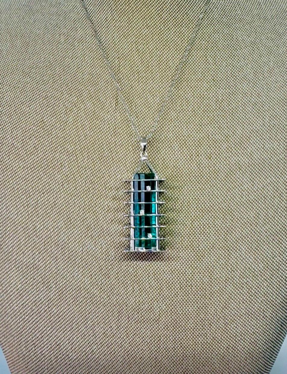 29,50 Collana con ciondolo in platino con tormalina indicolite in vendita 1