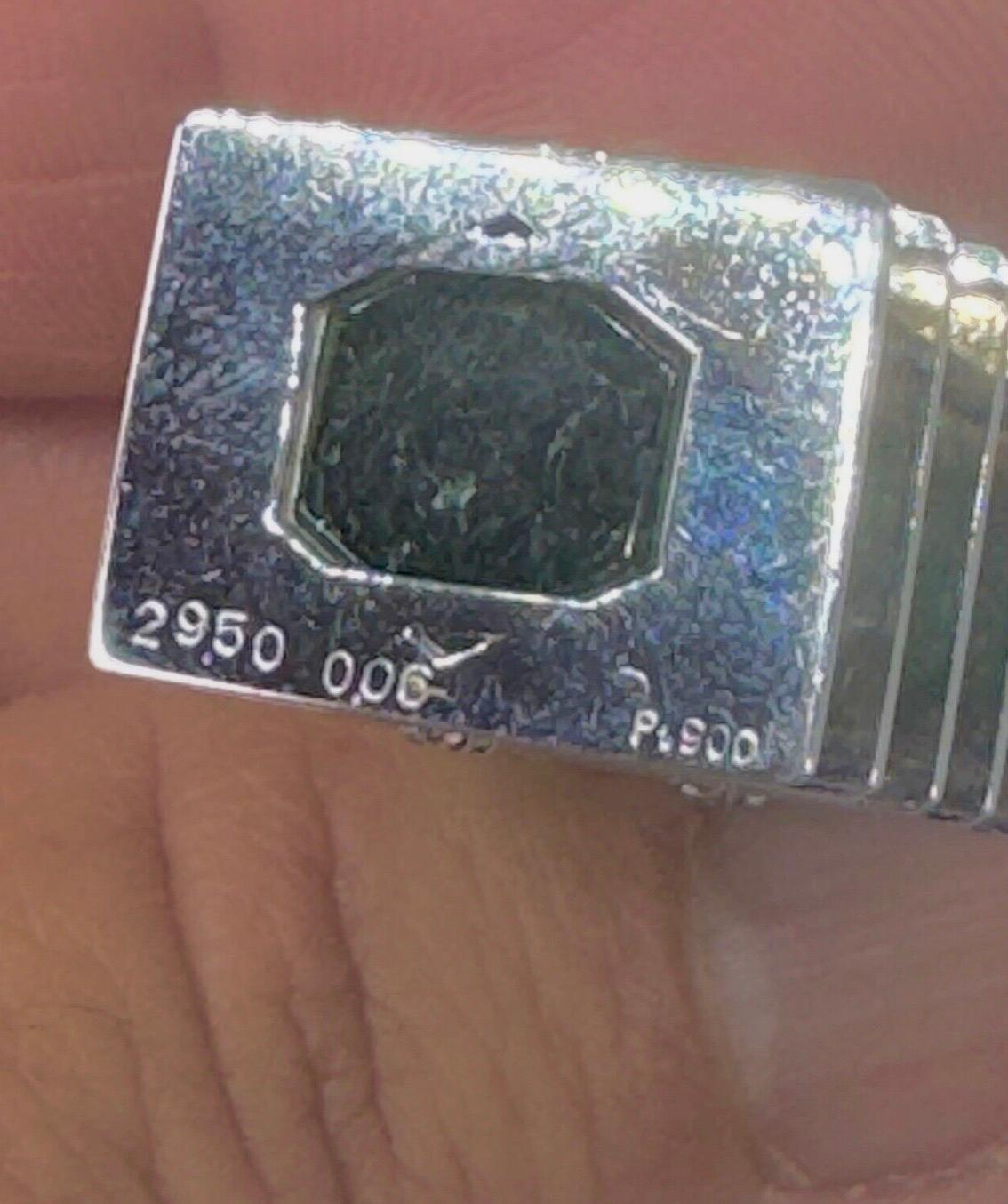 29,50 Collana con ciondolo in platino con tormalina indicolite in vendita 4