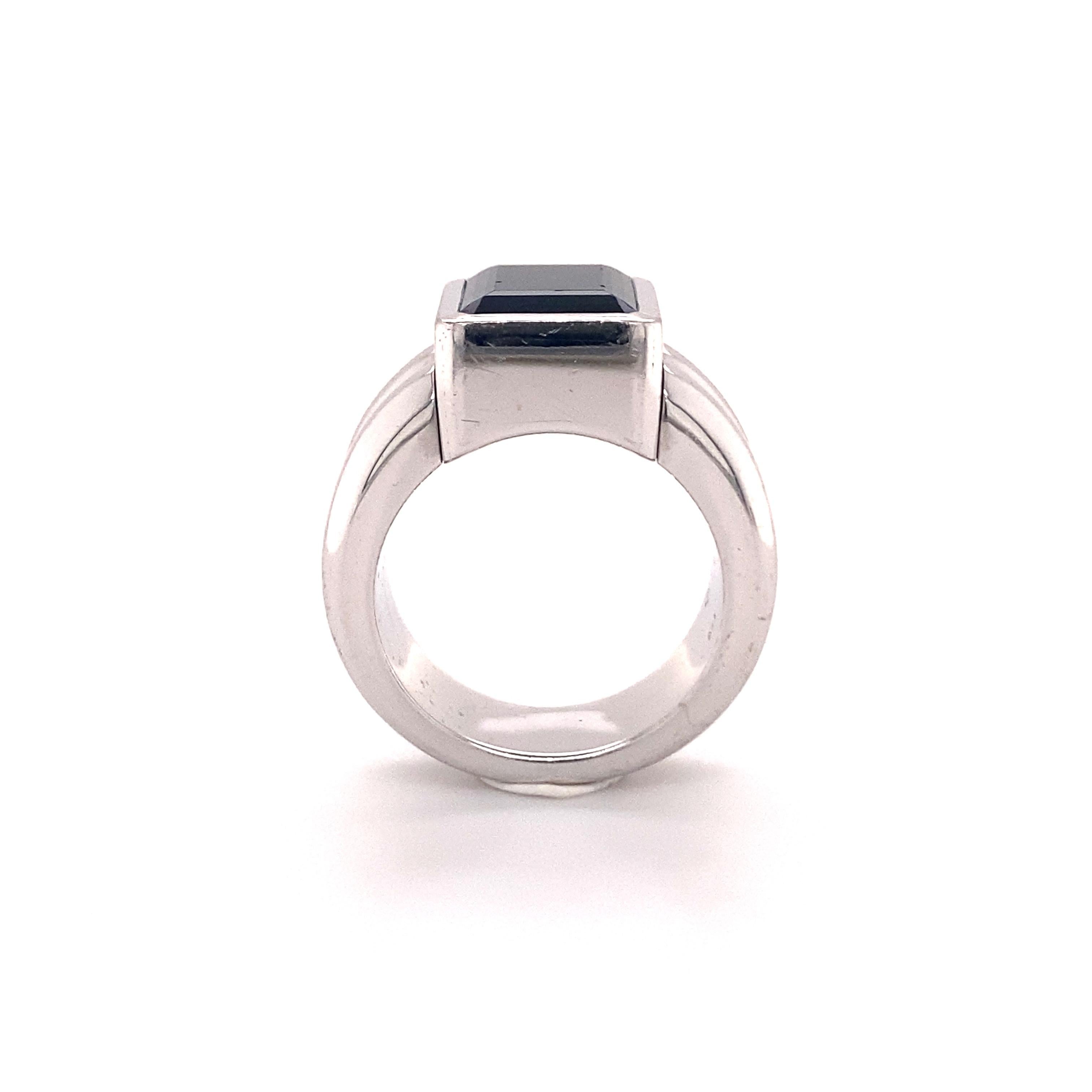 Contemporary Indicolite Tourmaline Ring by Péclard in 18 Karat White Gold