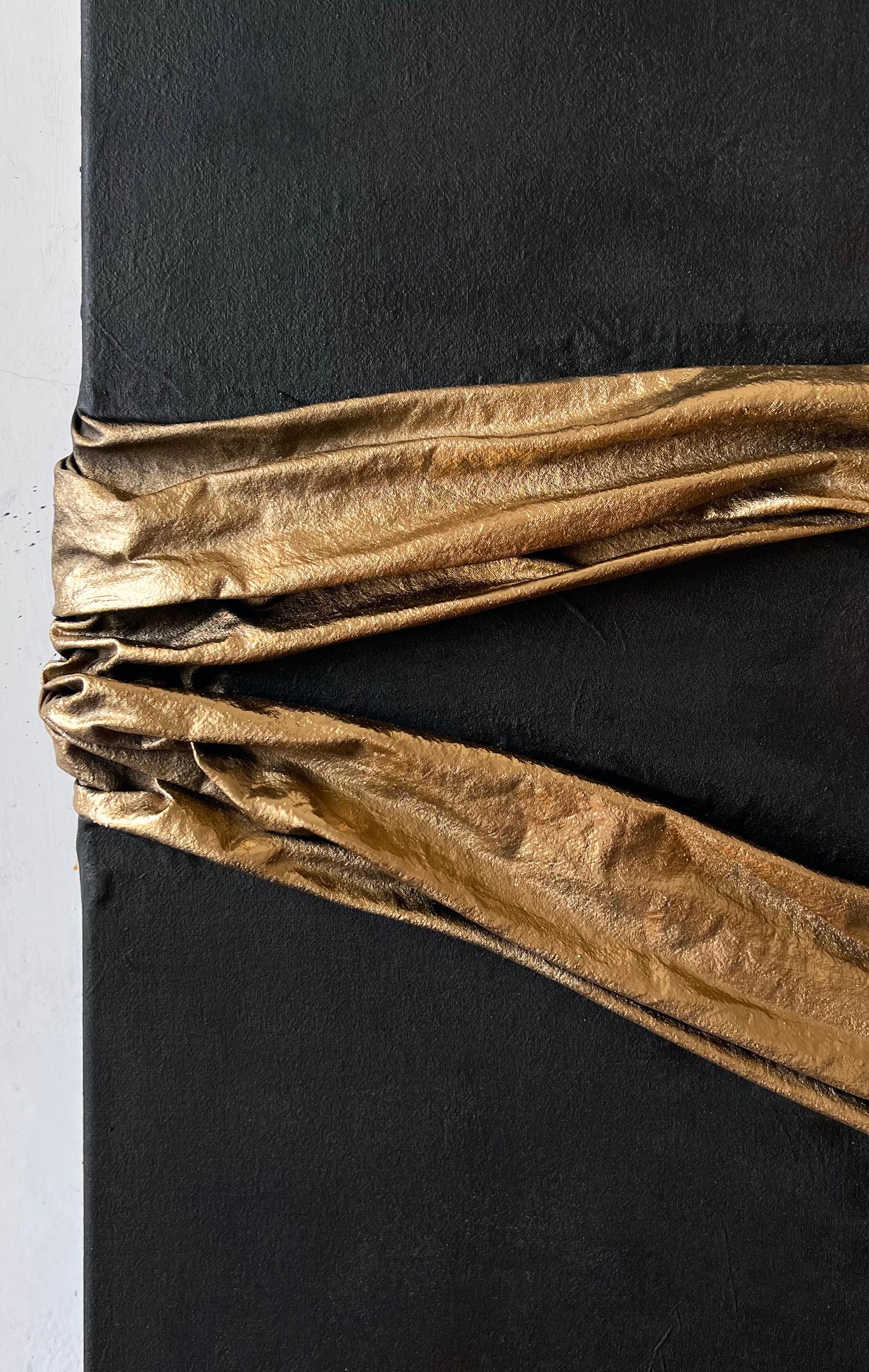 Arte contemporanea russa di Indie Ru - Eleganza astratta in oro e nero in vendita 2
