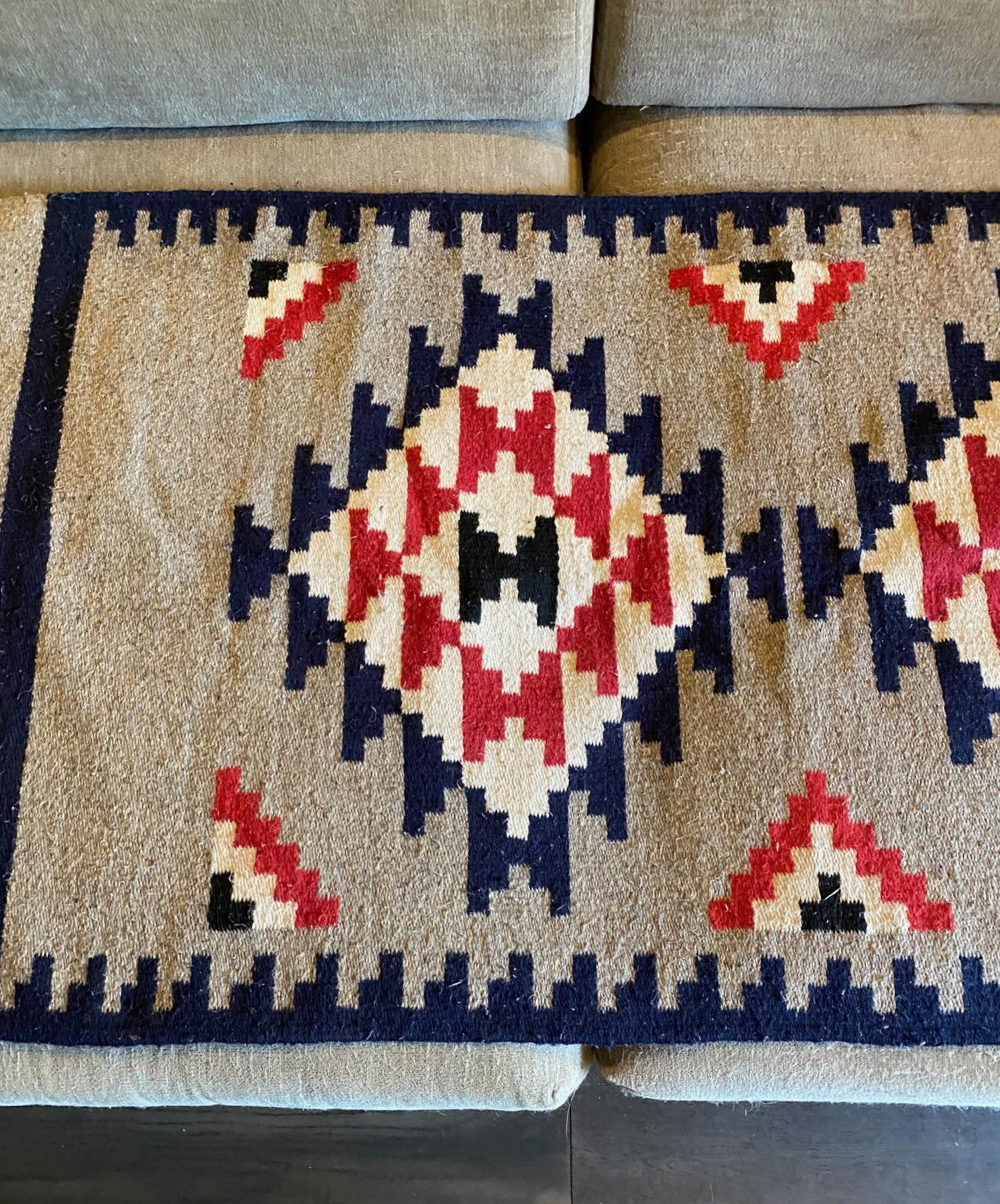 Indigenous Native American Indian Navajo Handwoven Geometric Pattern Rug Blanket In Good Condition For Sale In Studio City, CA