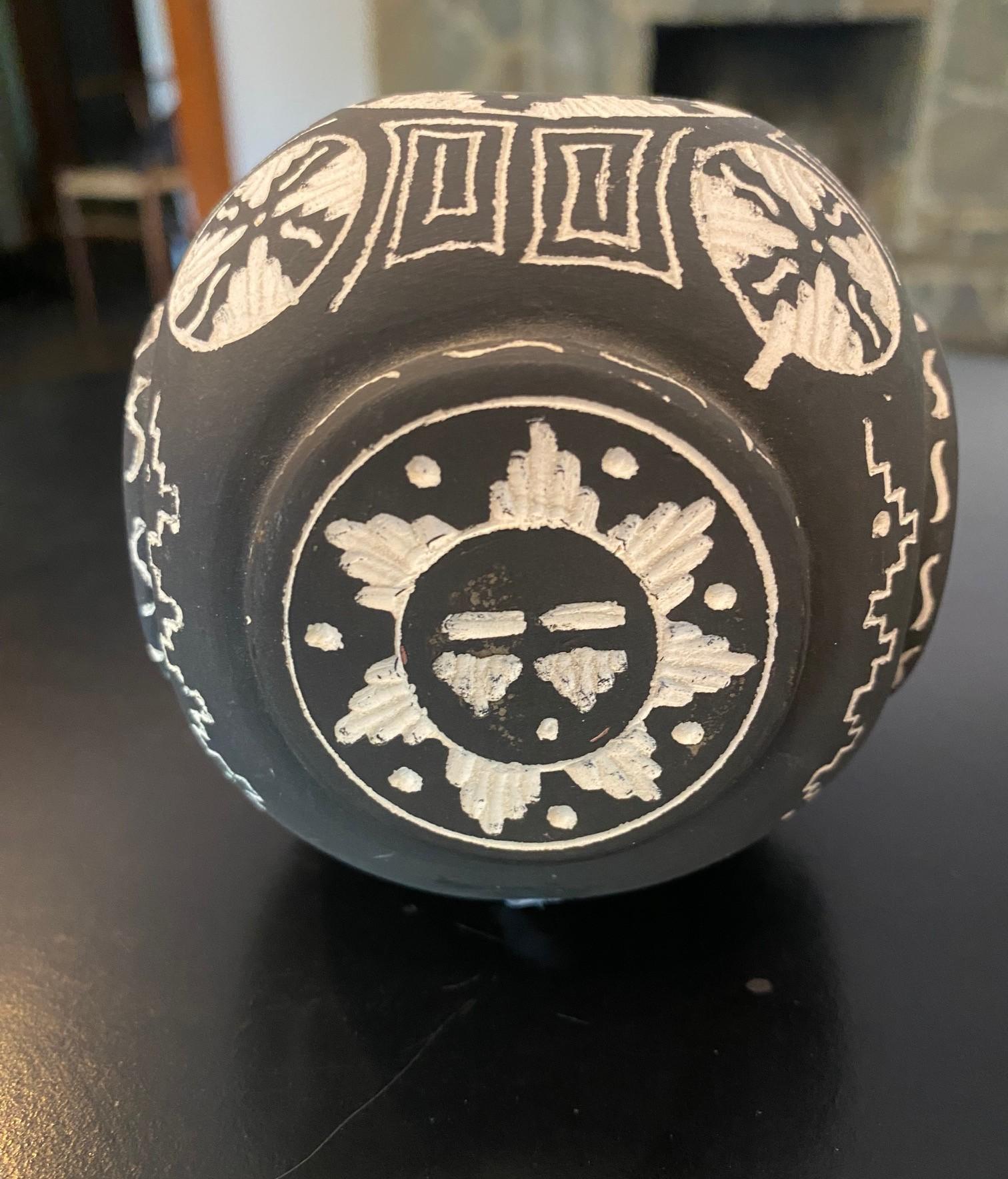 Late 20th Century Indigenous Southwest Native American Indian Signed S. Begay Navajo Pottery Vase For Sale
