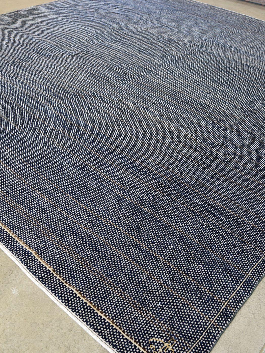 Minimalistischer persischer Teppich aus Wolle in Indigo, Schwarz und Creme, 10' x 10' 6