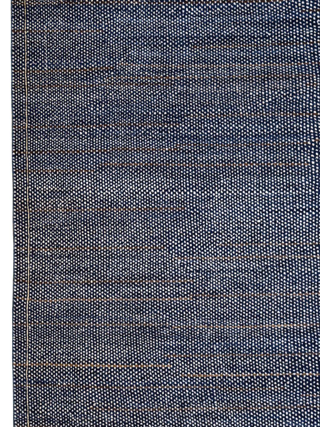 Minimalistischer persischer Teppich aus Wolle in Indigo, Schwarz und Creme, 10' x 10' (Pflanzlich gefärbt)