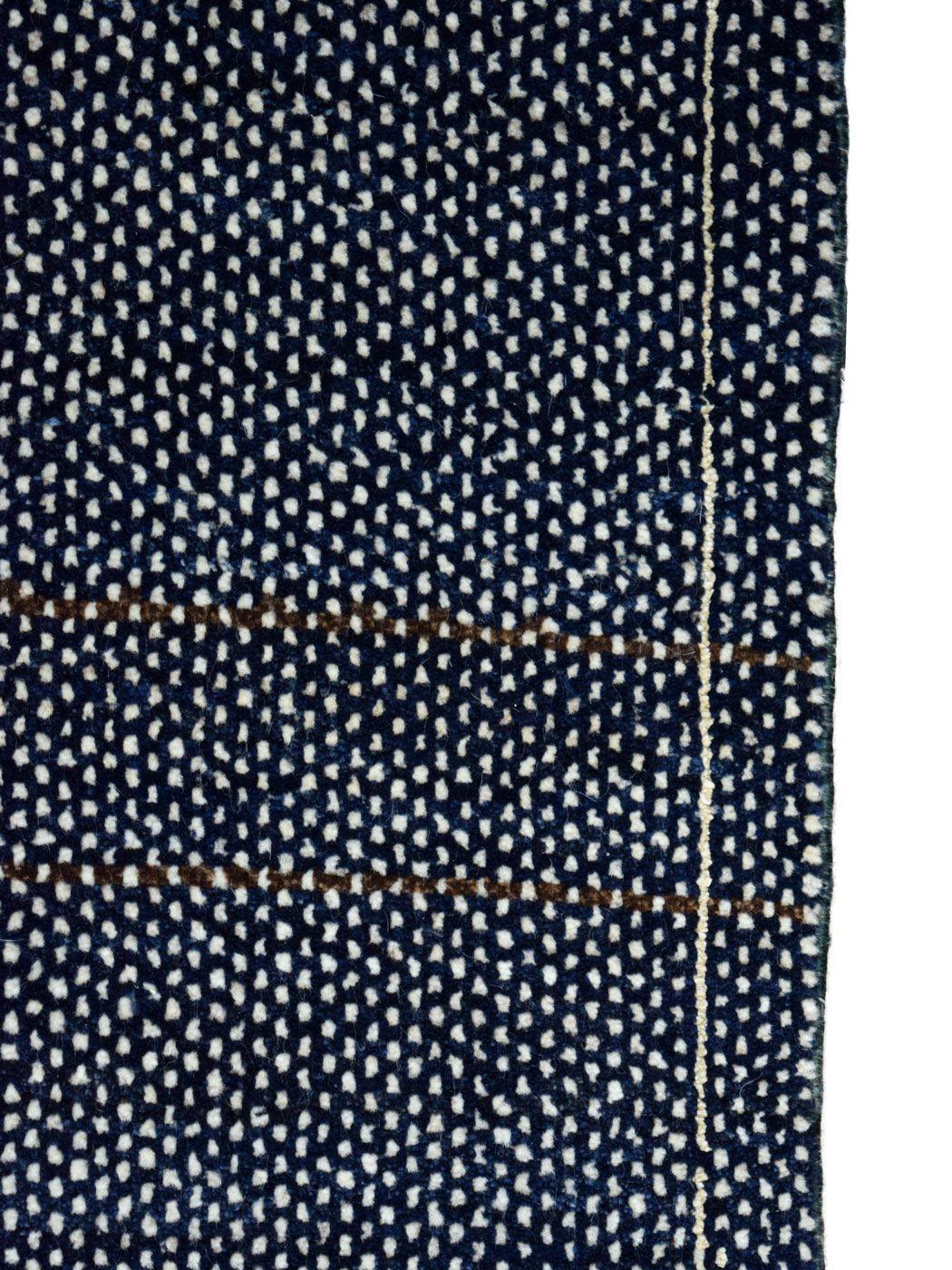Minimalistischer persischer Teppich aus Wolle in Indigo, Schwarz und Creme, 10' x 10' (21. Jahrhundert und zeitgenössisch)