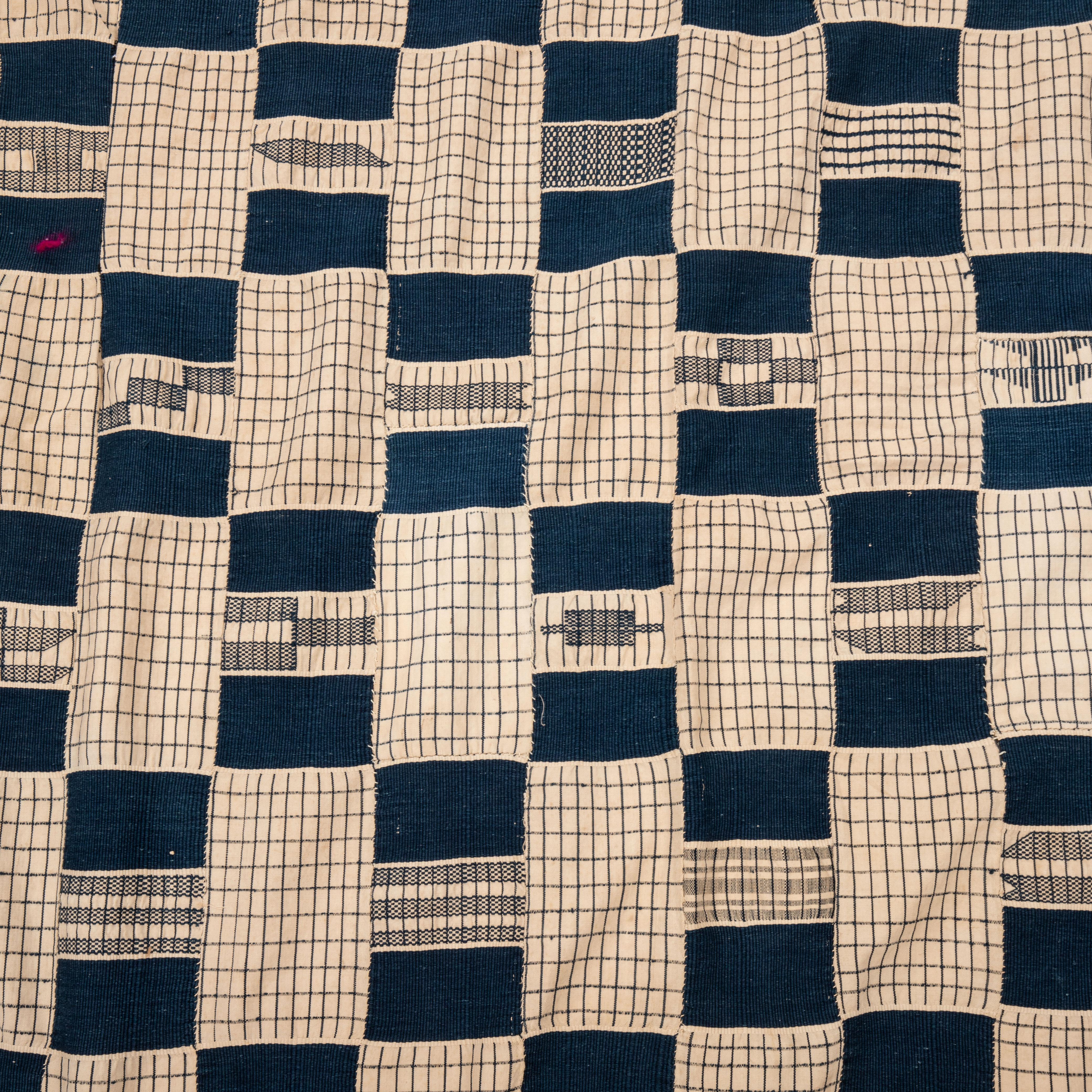 Indigo Cotton Kente Cloth, Africa, mid 20th C. In Good Condition For Sale In Istanbul, TR