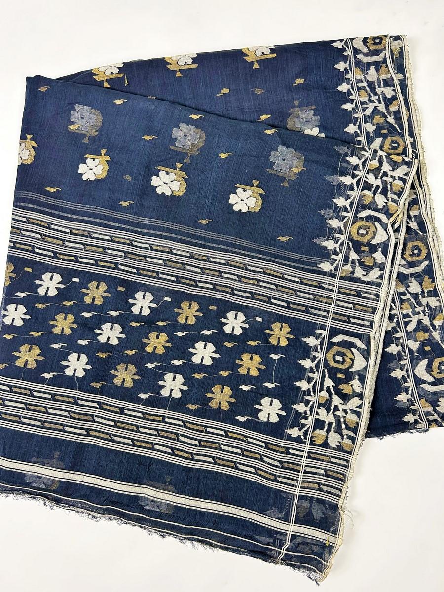 Voile di cotone broccato o Jamdani tinto con indaco proveniente dal Bengala - India CIRCA 1950 in vendita 8