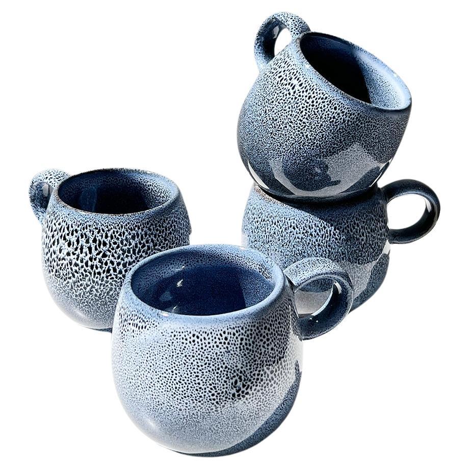 Tasses en céramique indigo fabriquées à la main en grès - lot de 4  en vente