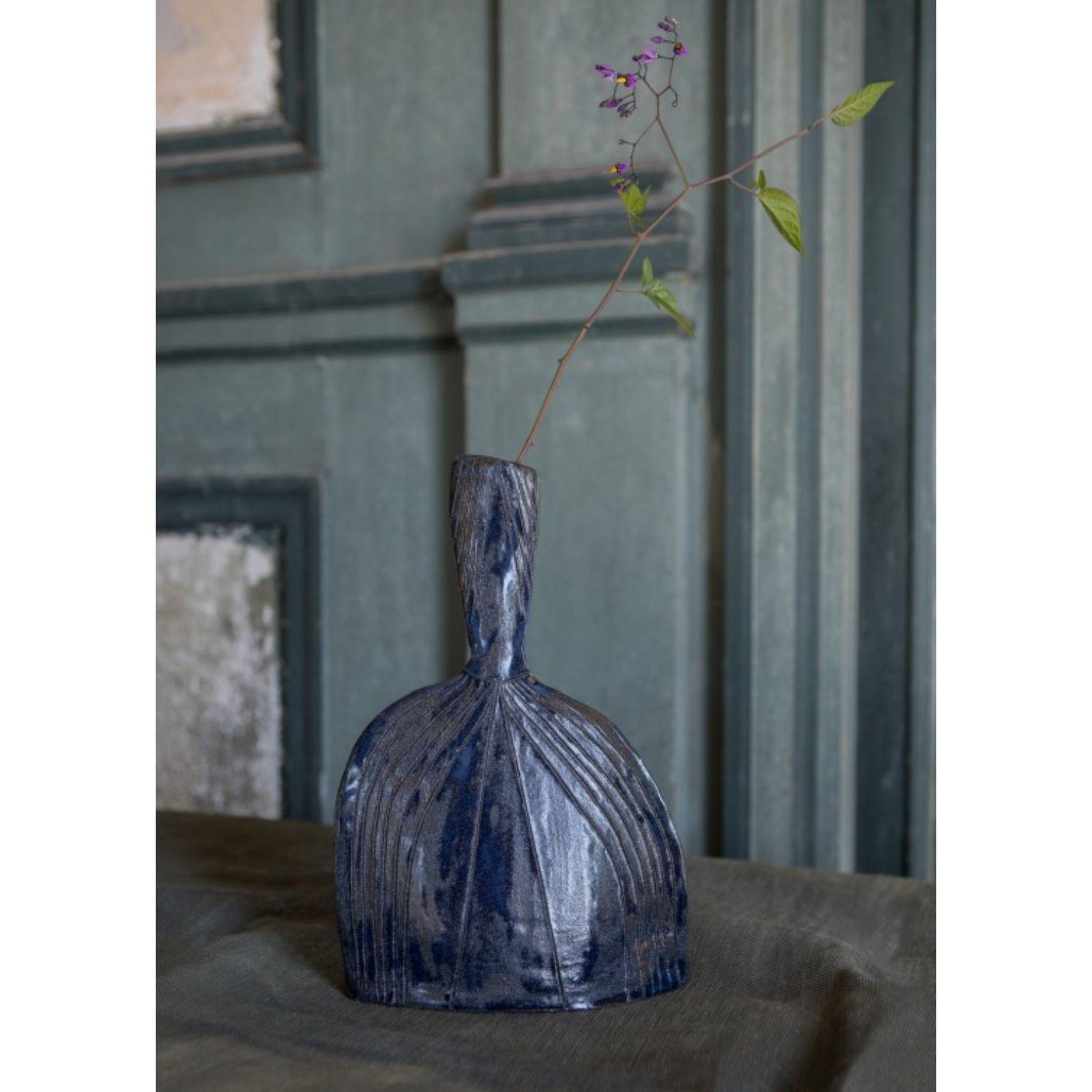 Francese Vaso Indigo Sandstone B di Mylene Niedzialkowski in vendita