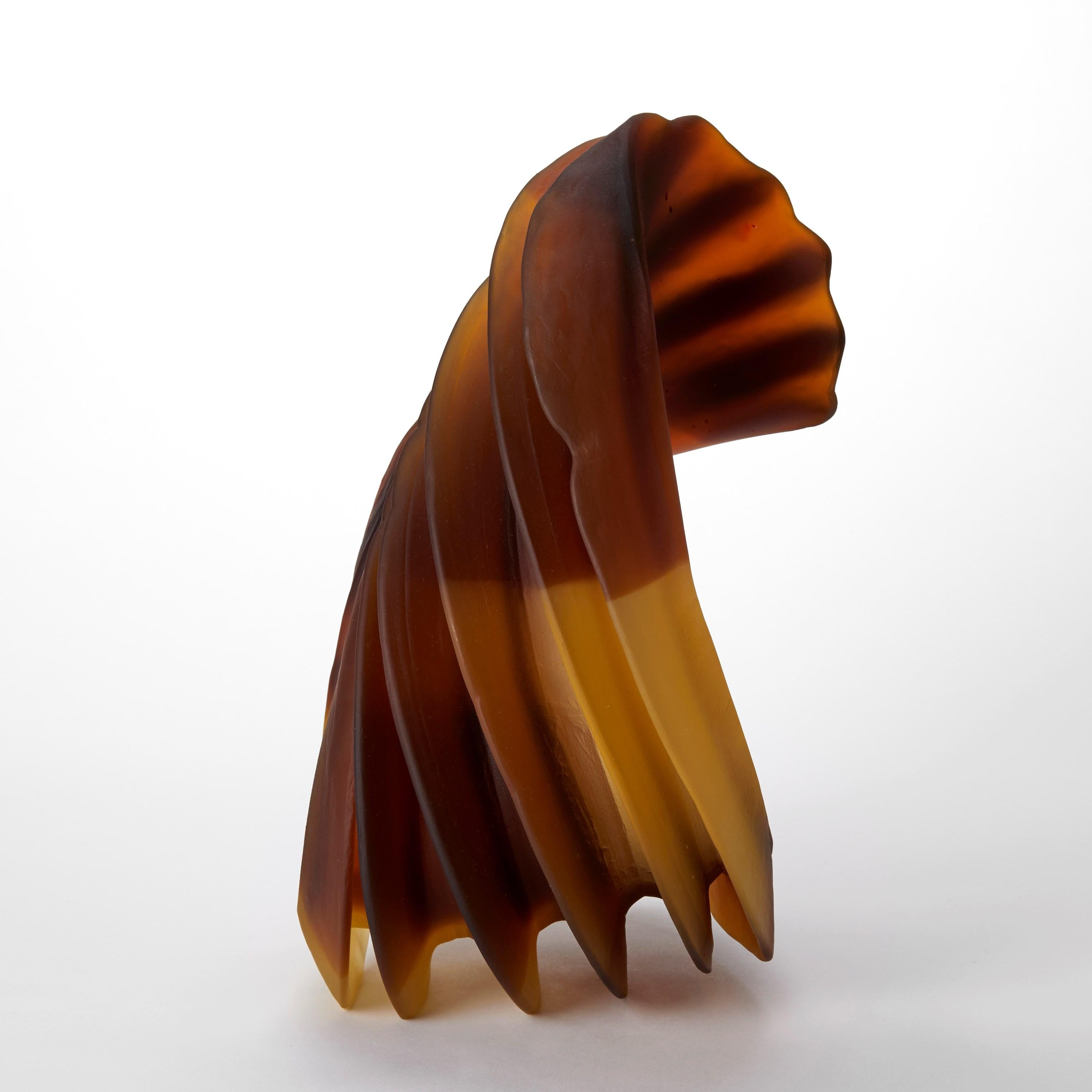 Calco Individual in Yellows, scultura in vetro fuso con nervature ambrate di Nina Casson McGarva in vendita