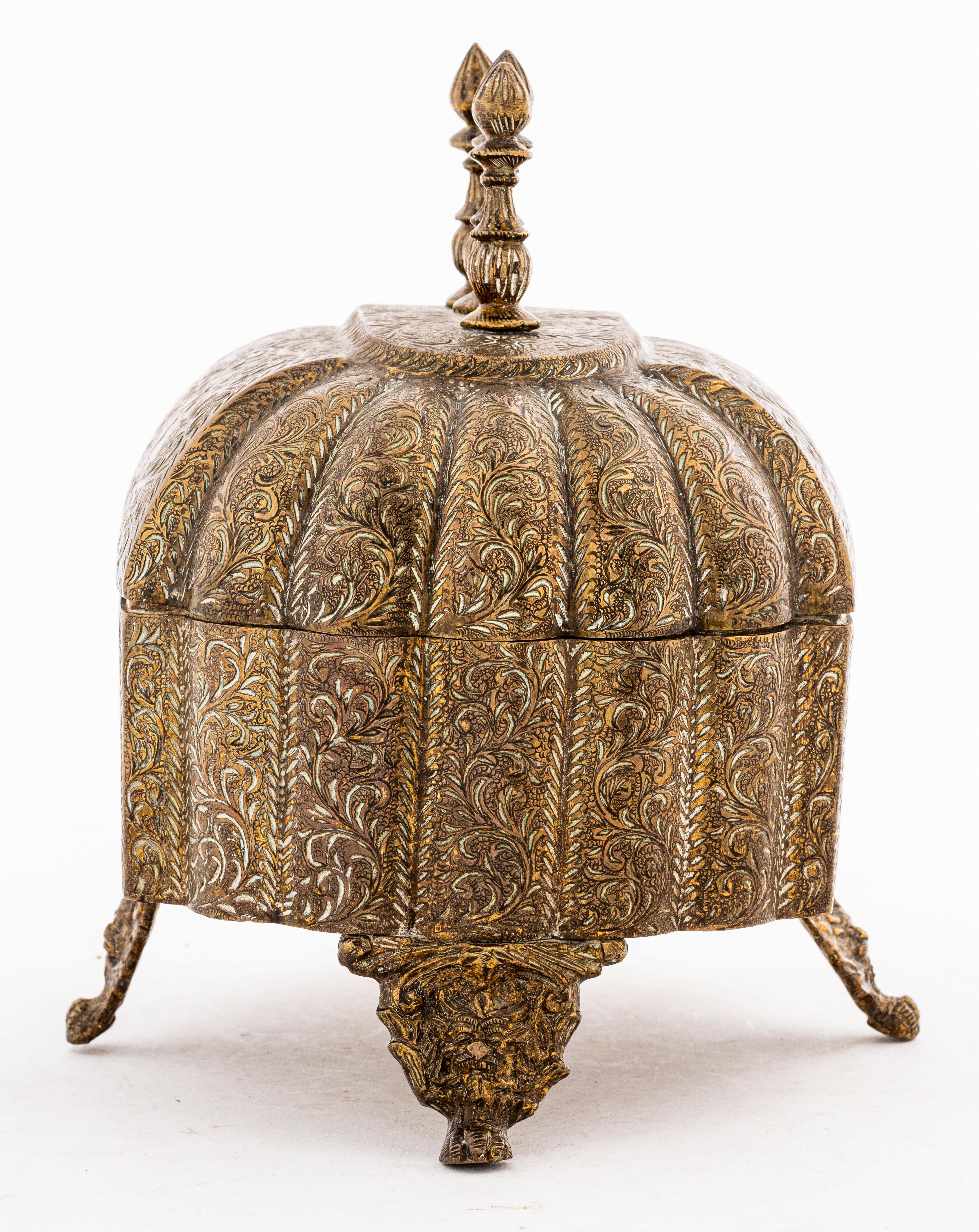 Indo-Persian Brass Box with Lid In Good Condition For Sale In New York, NY