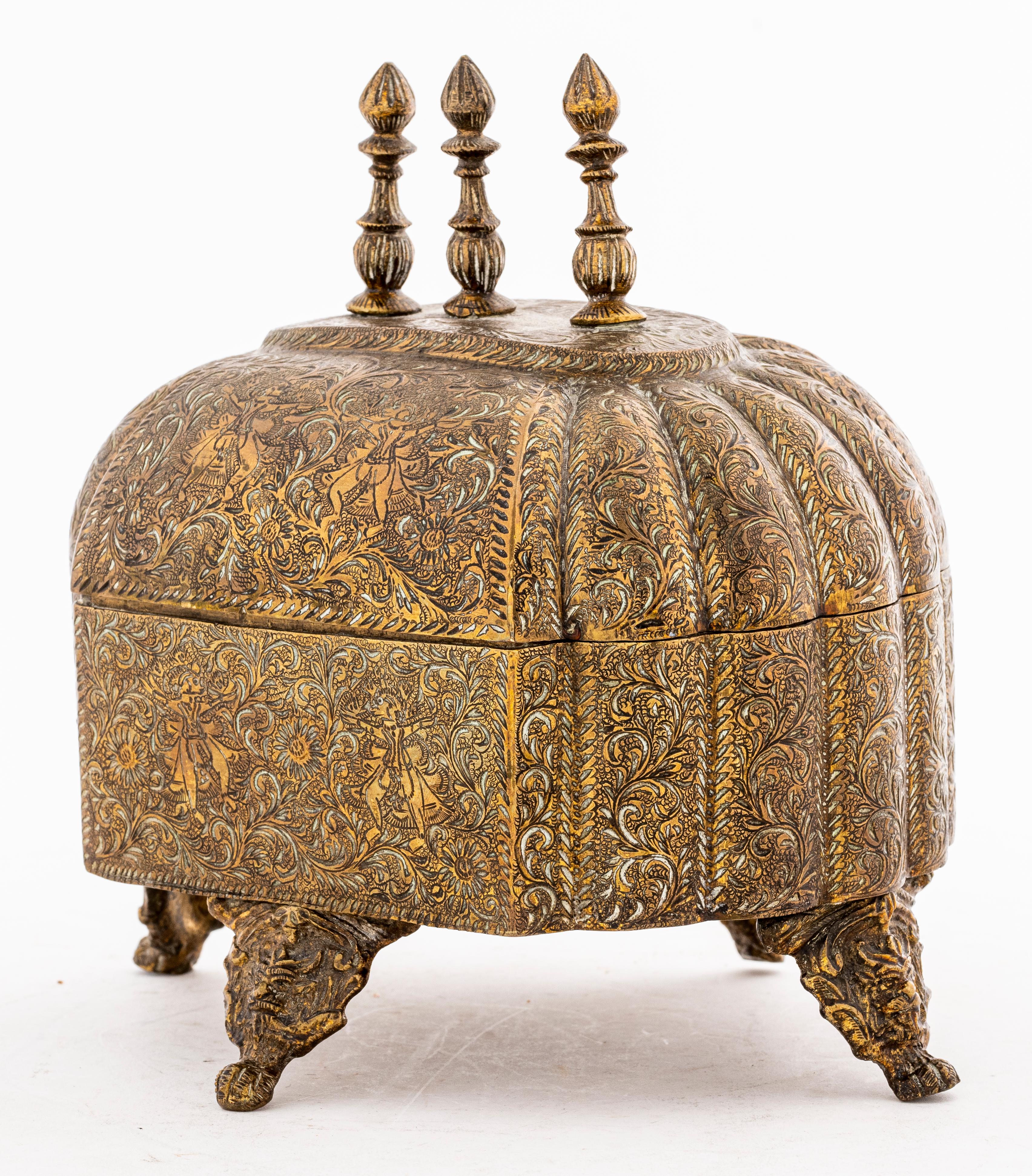 Indo-Persian Brass Box with Lid For Sale 2