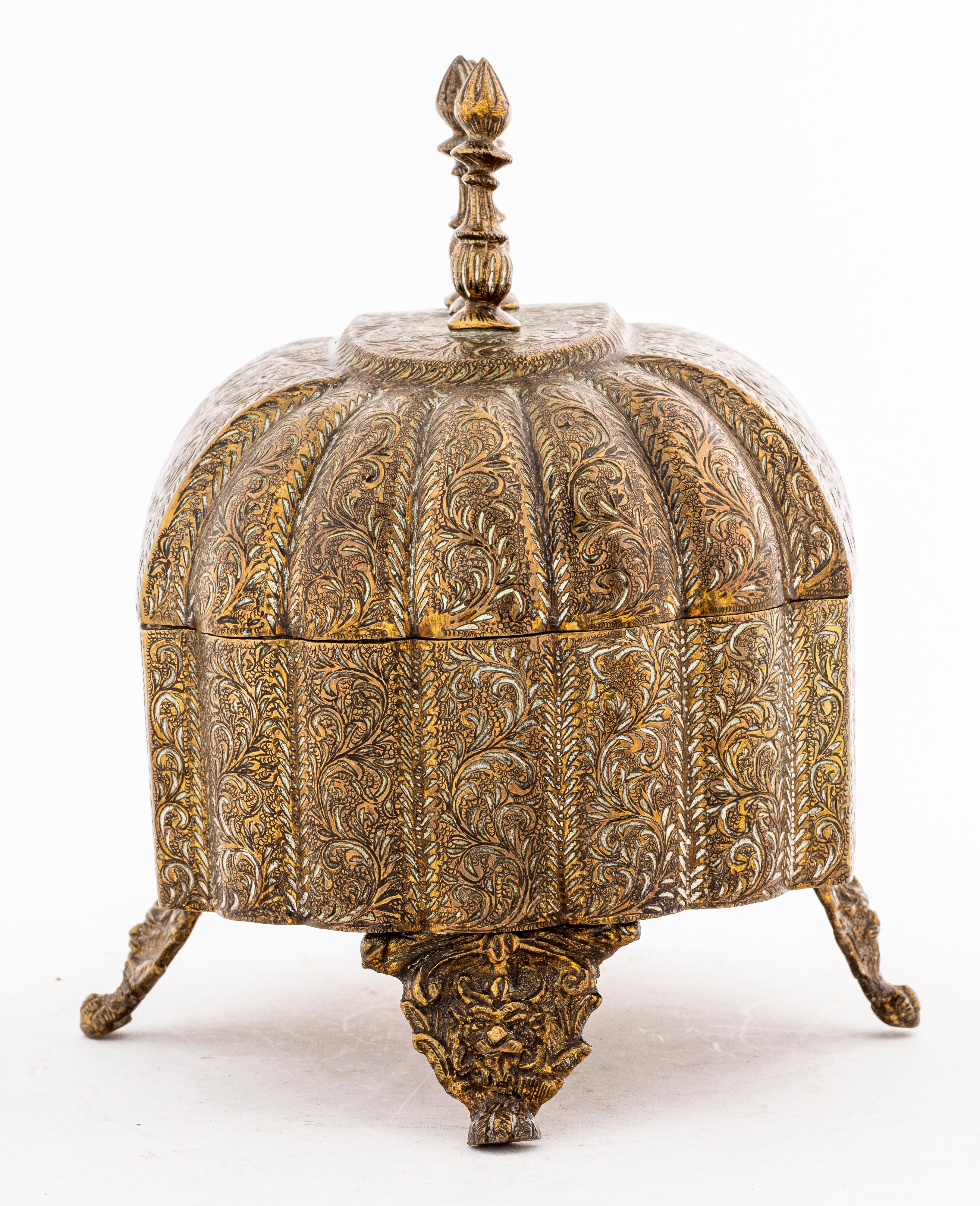 Indo-Persian Brass Box with Lid For Sale 3
