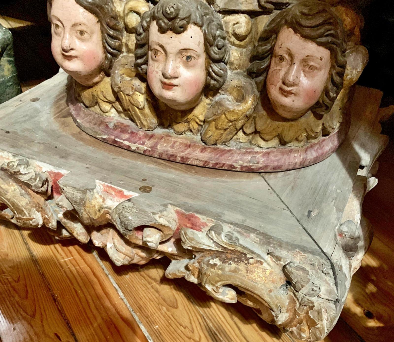 Indo-portuguesische Skulptur „Lady Conception“ 17. Jahrhundert, H 147 cm (Handgeschnitzt) im Angebot