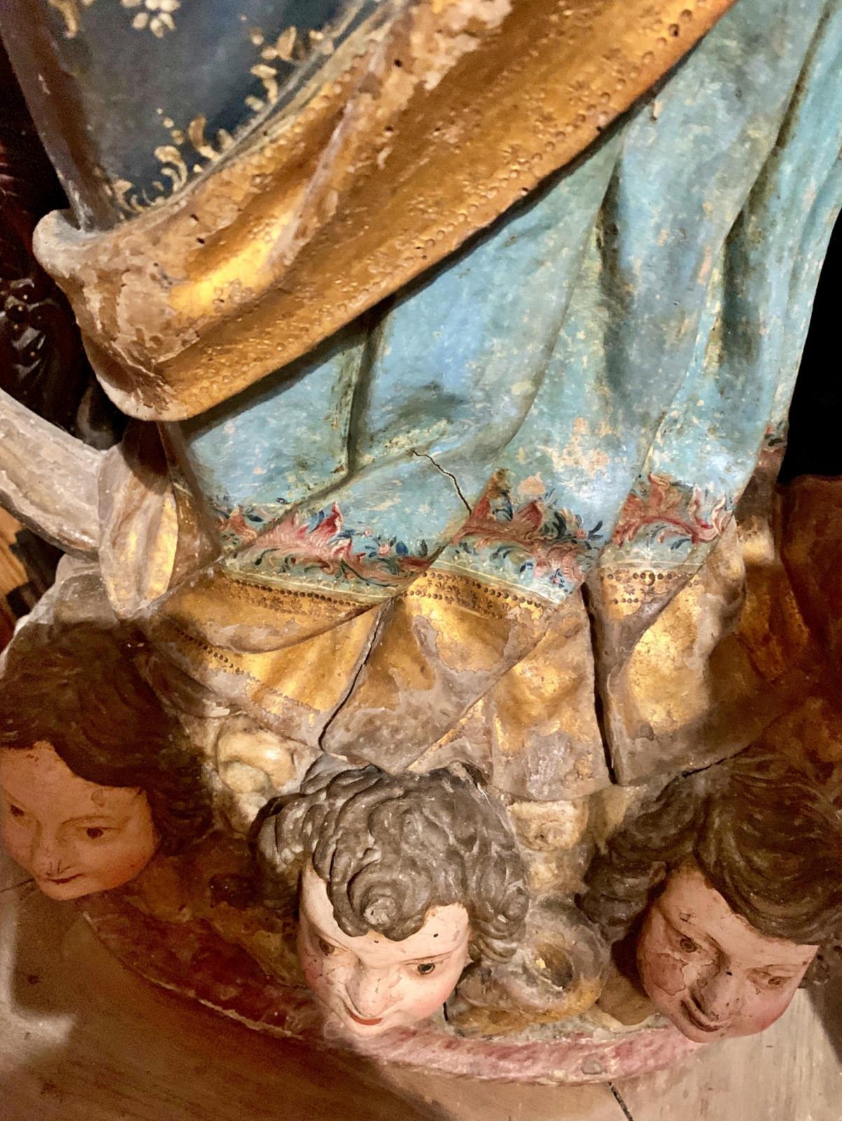 Indo-portuguesische Skulptur „Lady Conception“ 17. Jahrhundert, H 147 cm im Zustand „Gut“ im Angebot in Madrid, ES