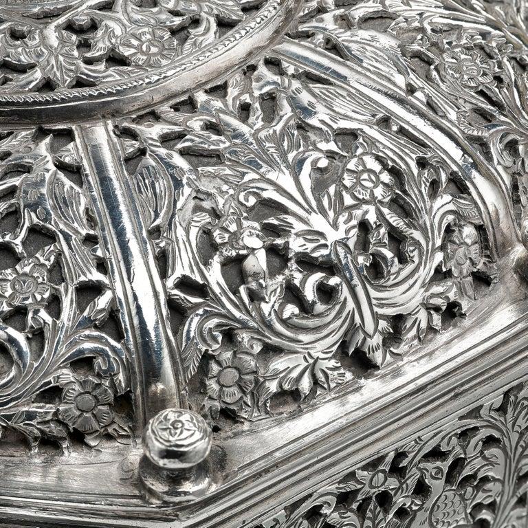 18th Century and Earlier Indo-Portuguese Silver Octagonal Box '17th Century Portugal' For Sale