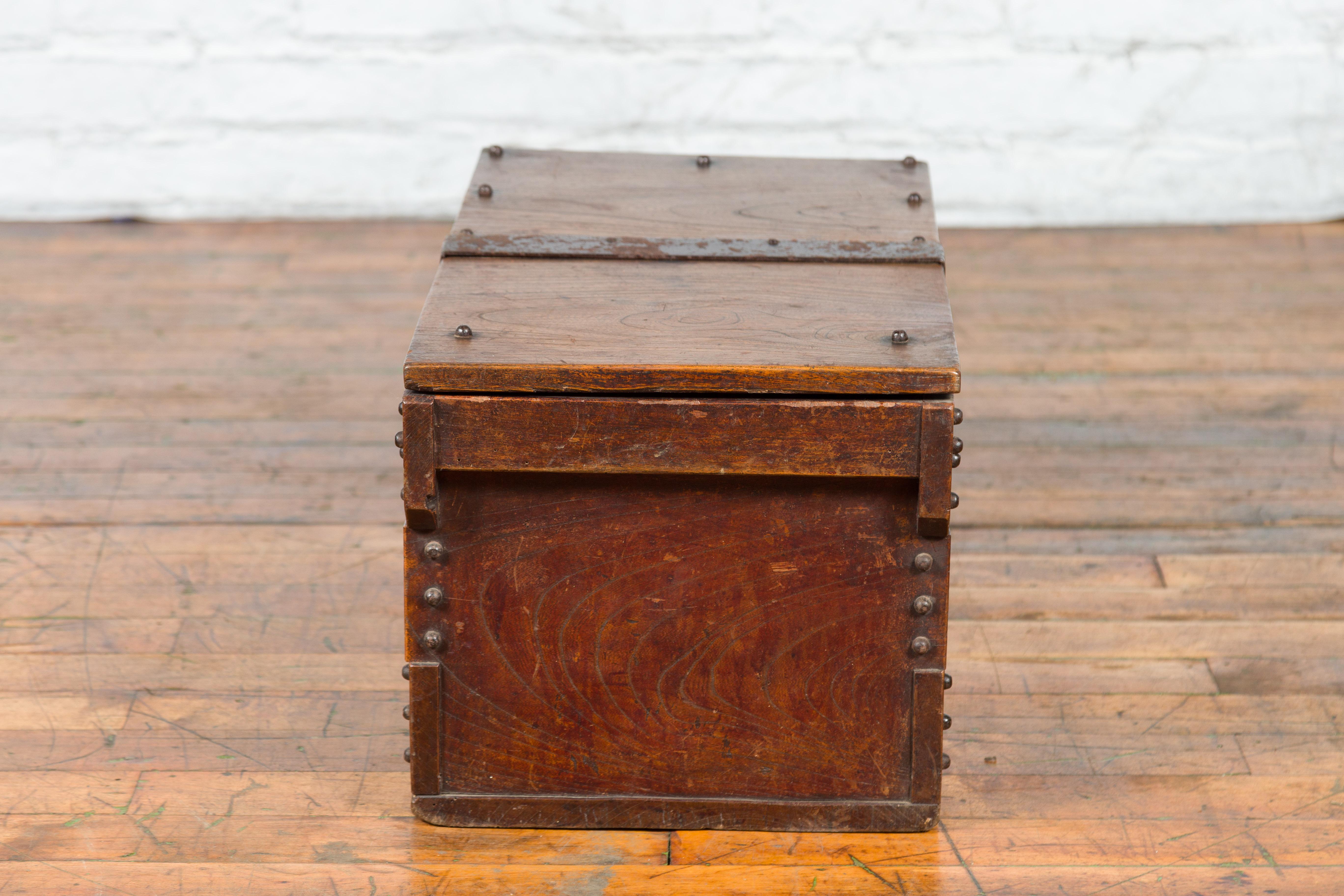 Indonesian 19th Century Wooden Trunk with Partially Removable Top and Iron Studs For Sale 7