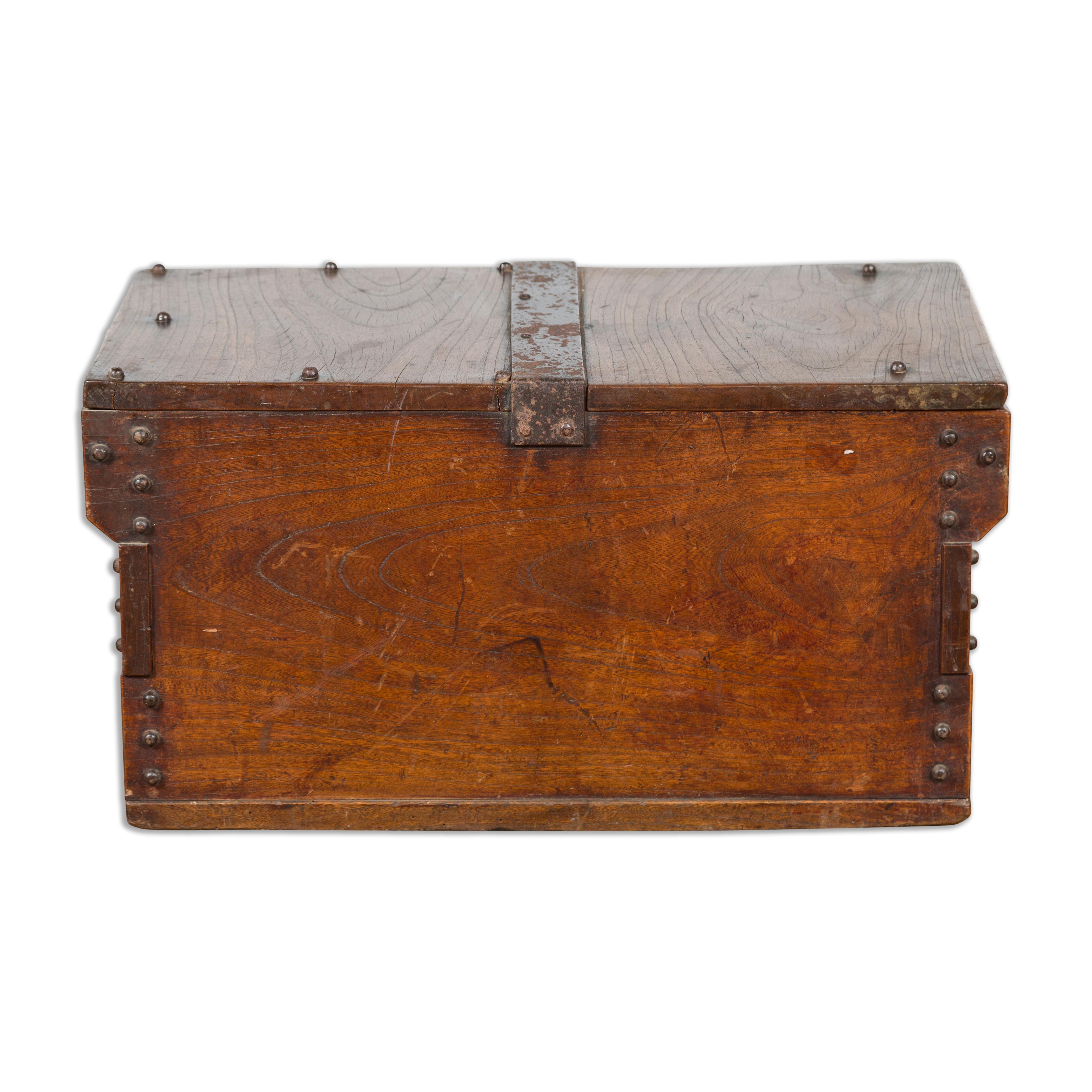 Indonesian 19th Century Wooden Trunk with Partially Removable Top and Iron Studs For Sale 8