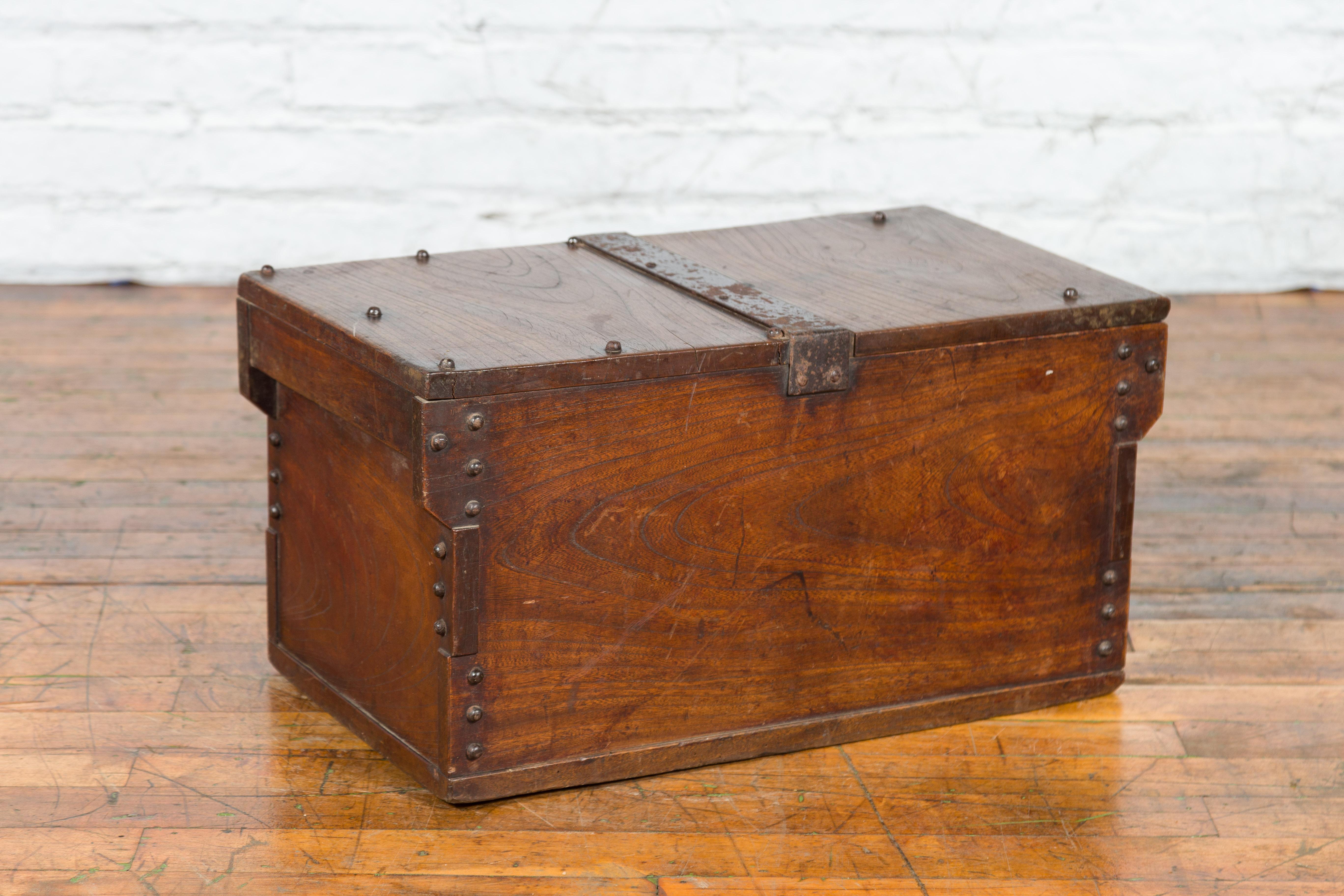Indonesian 19th Century Wooden Trunk with Partially Removable Top and Iron Studs For Sale 1