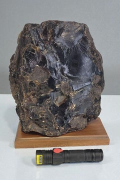 Exceptionally huge size Blue amber. U.V reactive