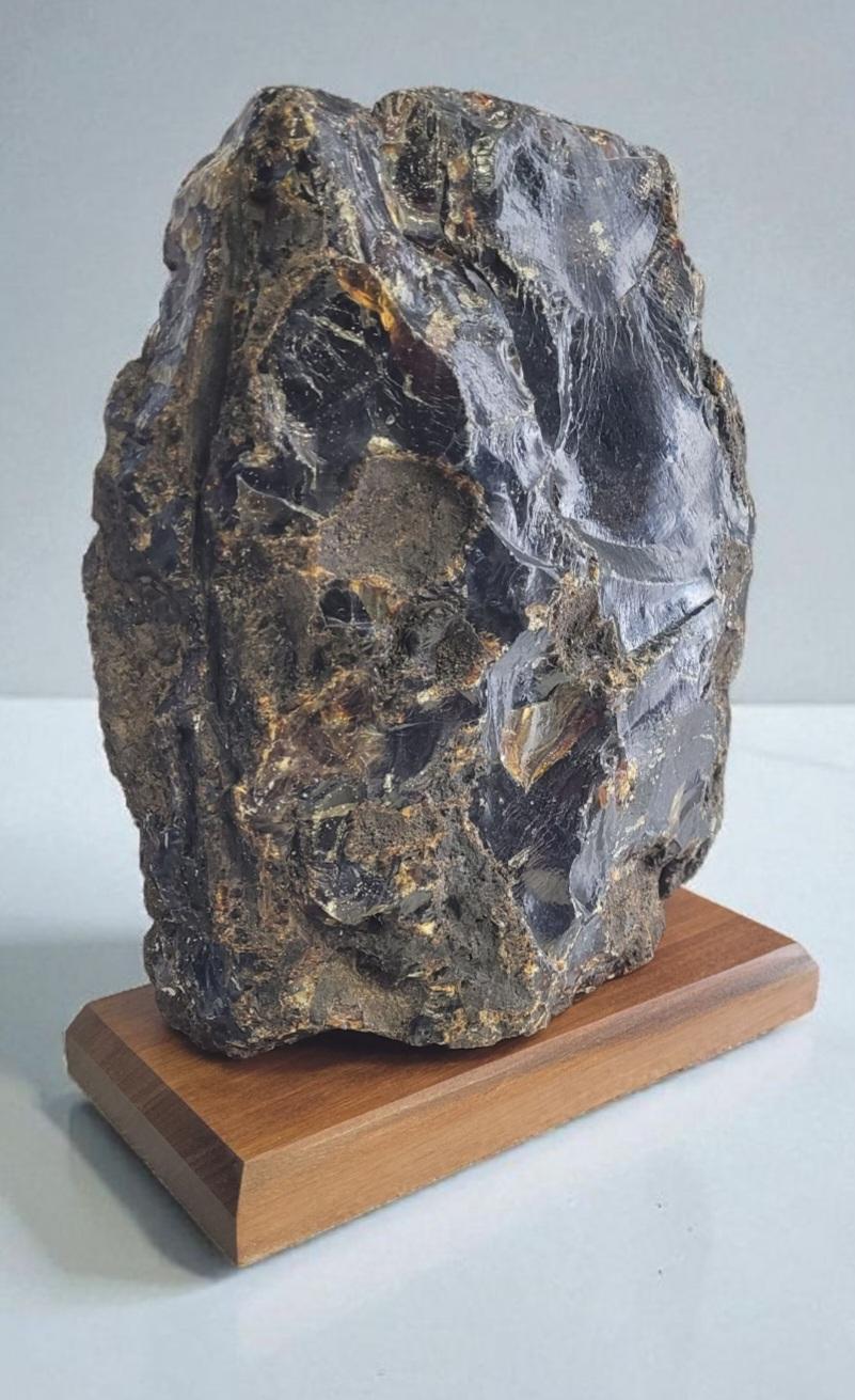 Huge Indonesian blue amber, reactive to U.V rays For Sale 1