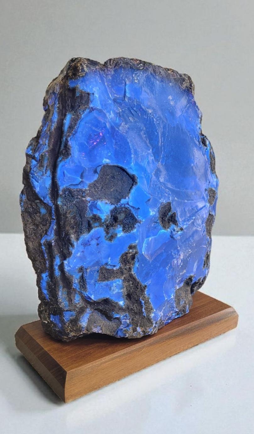 Huge Indonesian blue amber, reactive to U.V rays For Sale 3
