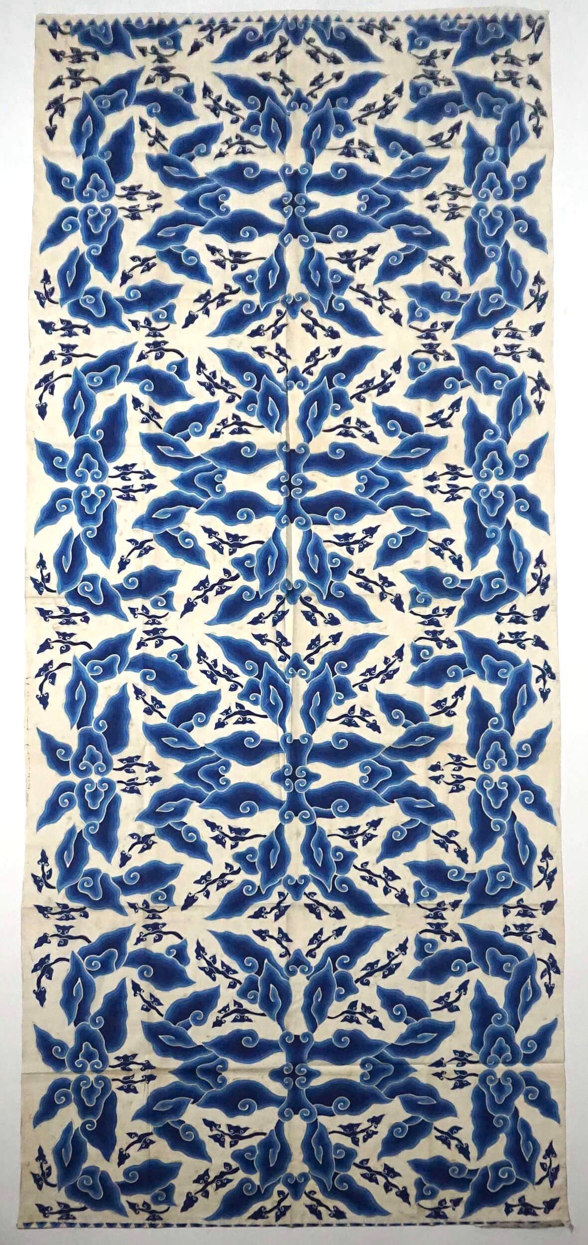 Indonesian Blue & White Megamendung or Clouds Pattern Batik Panel, circa 1930 For Sale 4