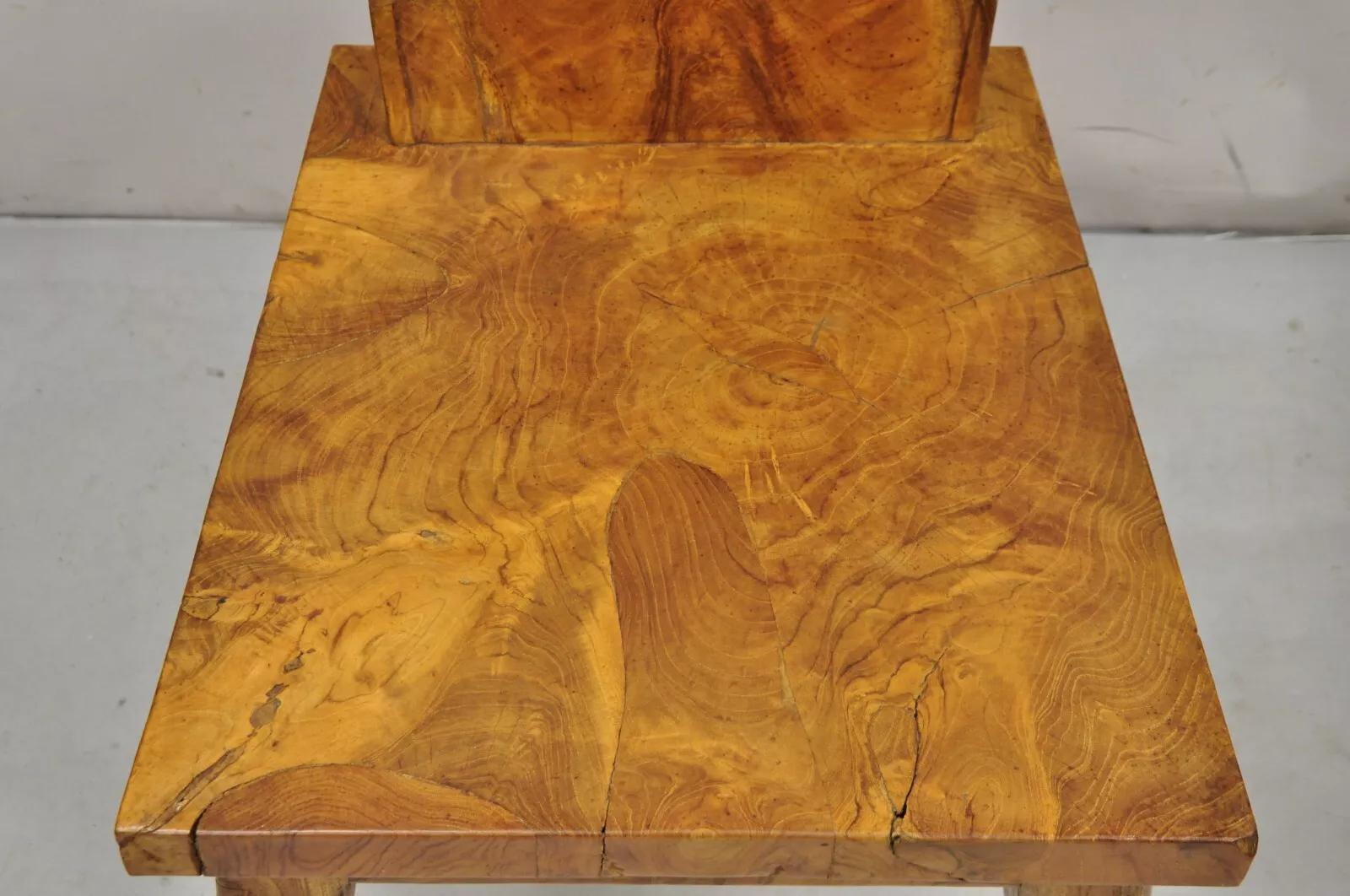 Inconnu Paire de chaises d'appoint continentales en bois de ronce massif sculpté d'Indonésie en vente