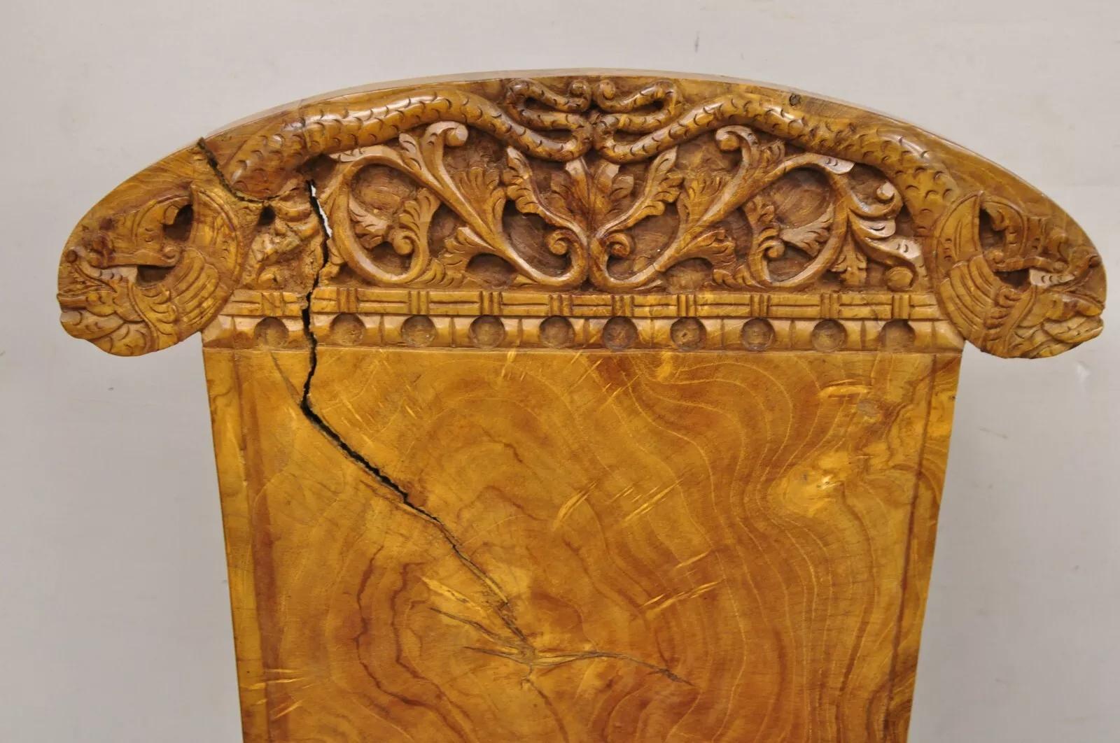 Paire de chaises d'appoint continentales en bois de ronce massif sculpté d'Indonésie Bon état - En vente à Philadelphia, PA