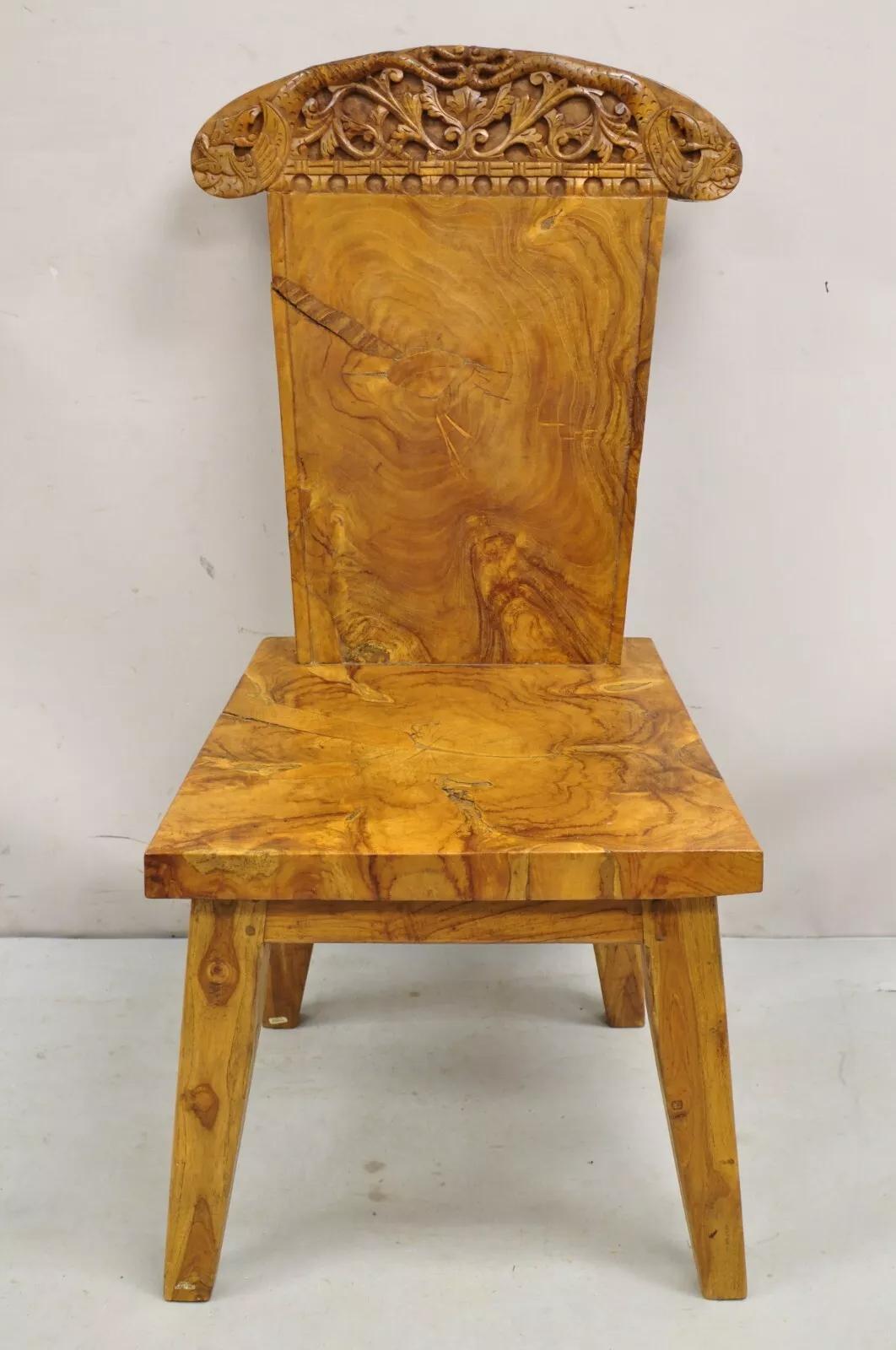 Bois Paire de chaises d'appoint continentales en bois de ronce massif sculpté d'Indonésie en vente