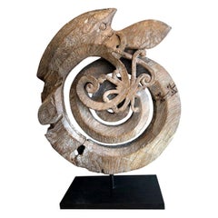 Sculpture indonésienne de serpent Naga en teck sculpté à la racine