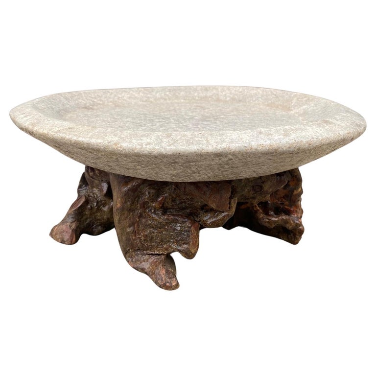 Indonesischer Deko-Steinteller im Angebot bei 1stDibs Deutschland