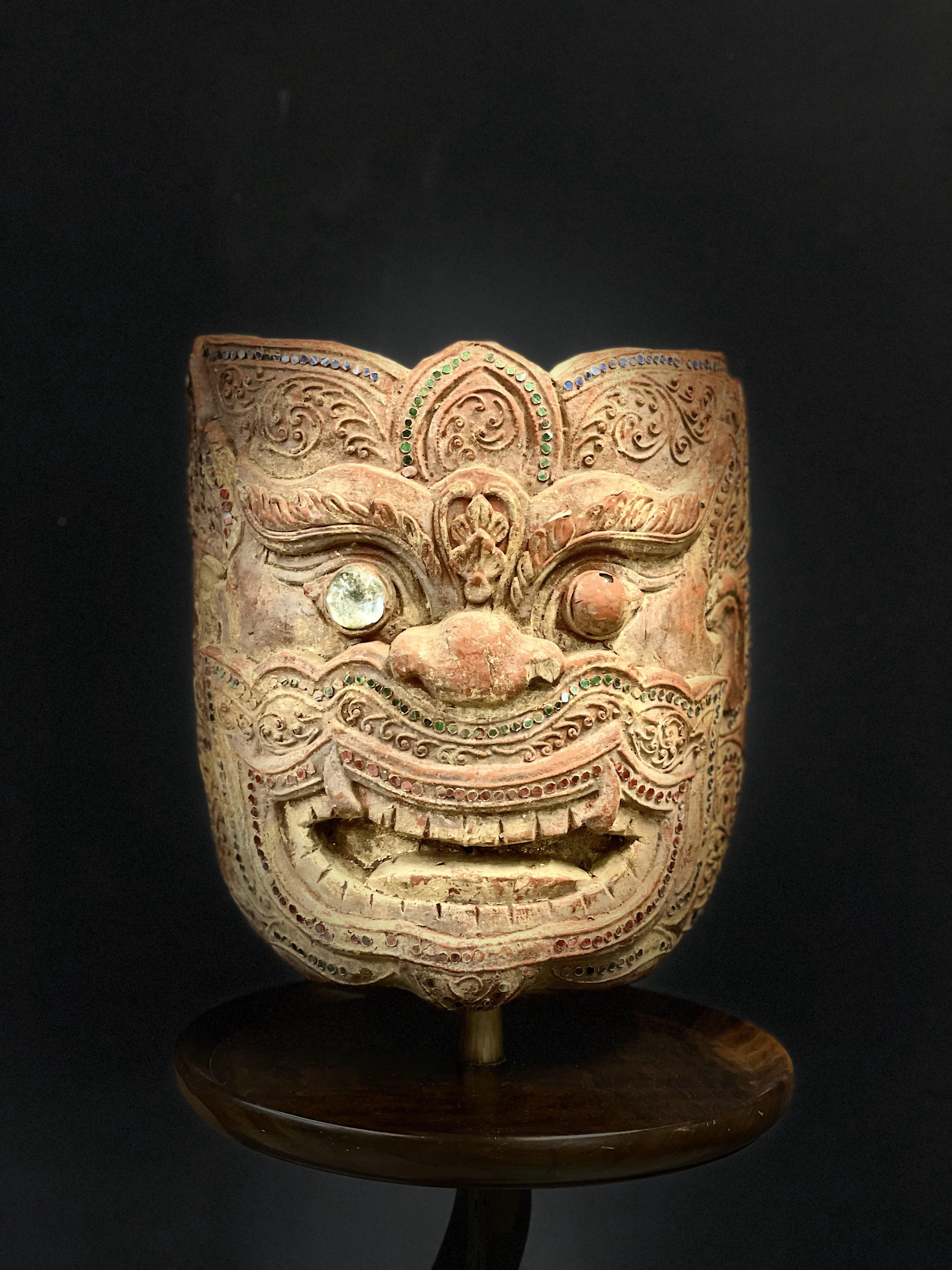 Masque de démon indonésien Bon état - En vente à Munich, DE