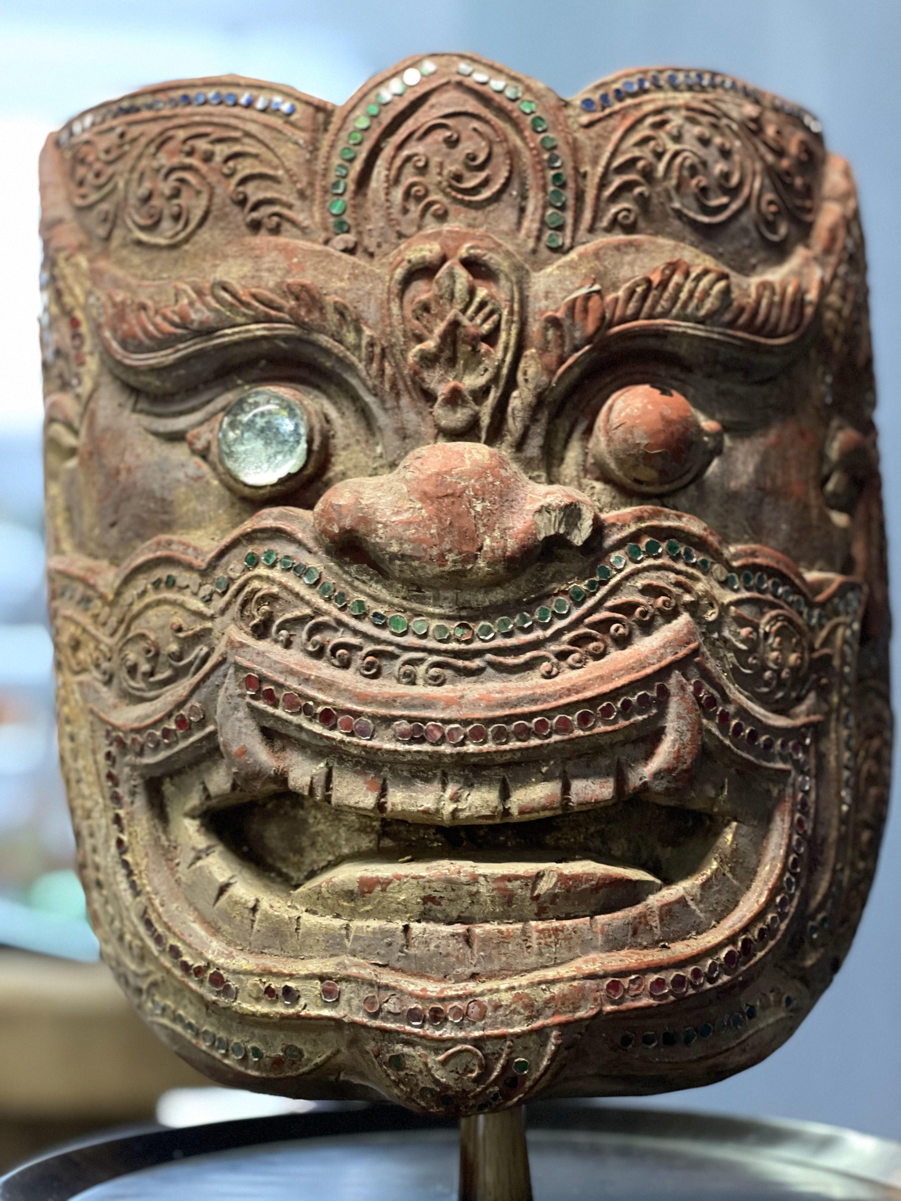 Masque de démon indonésien en vente 3